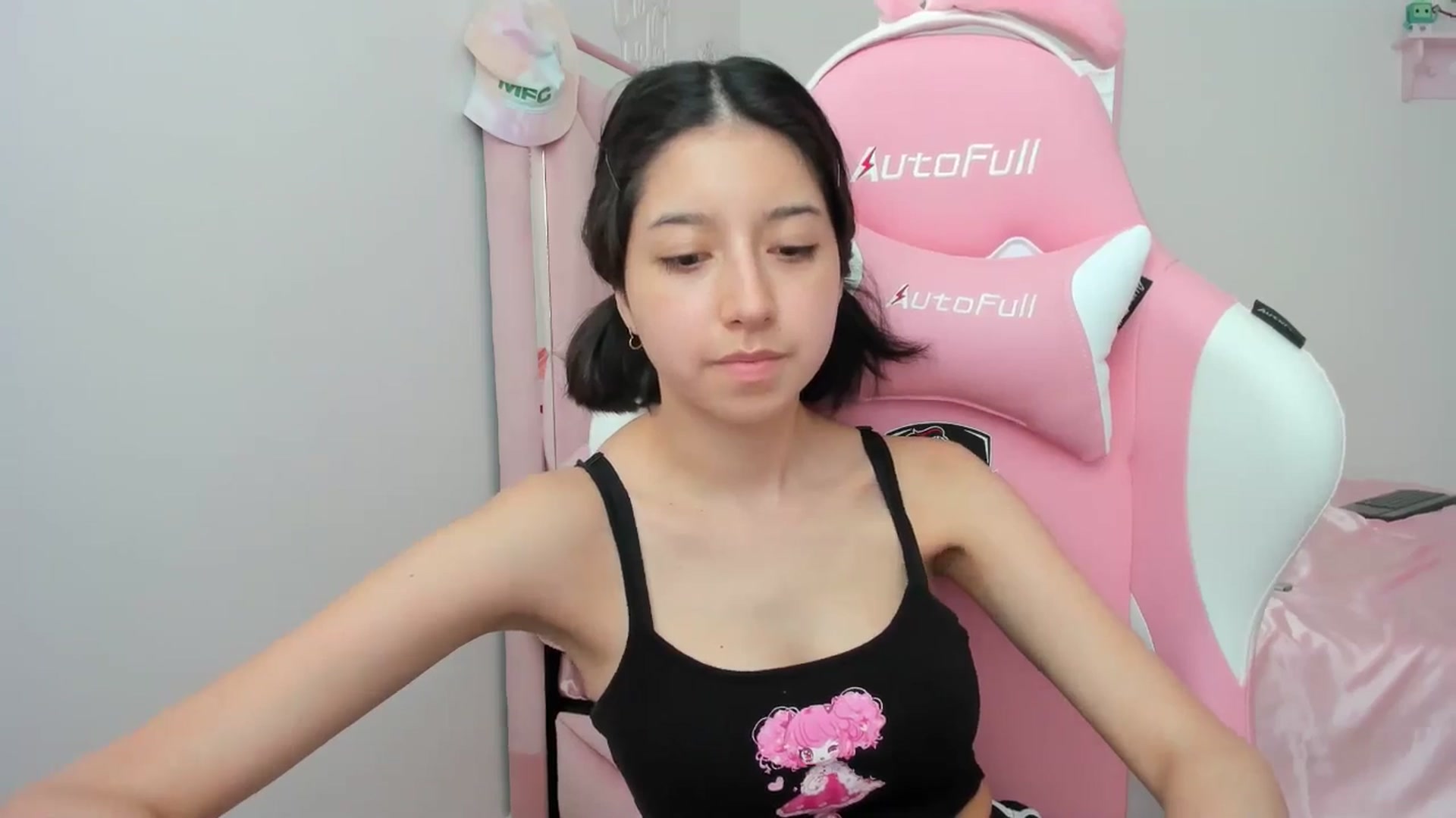 Gallery image thumbnail from Cherrycute666's myfreecams stream on, 05/07/2024, 21:07 image 19 of 20