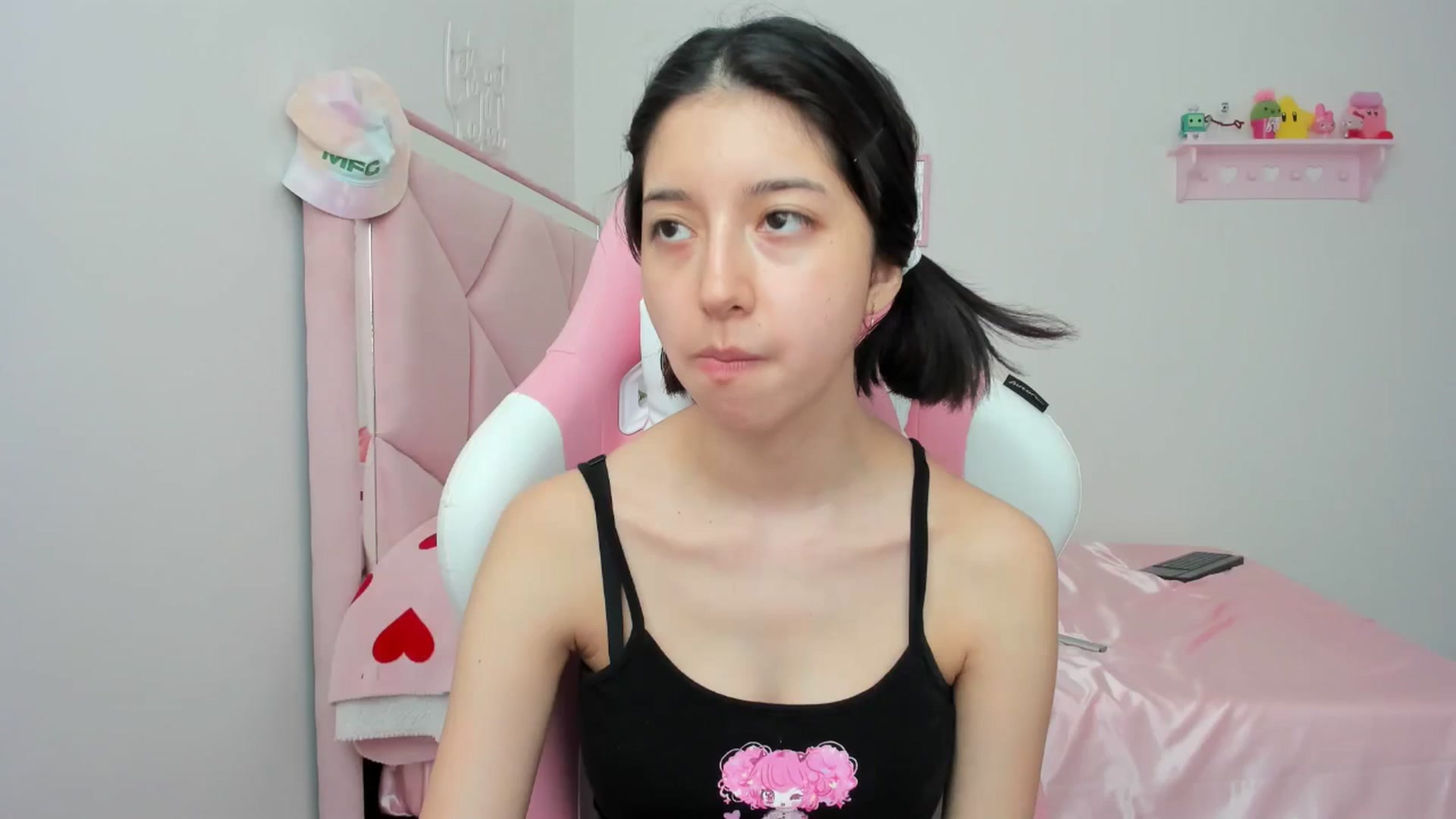 Gallery image thumbnail from Cherrycute666's myfreecams stream on, 05/07/2024, 21:07 image 4 of 20