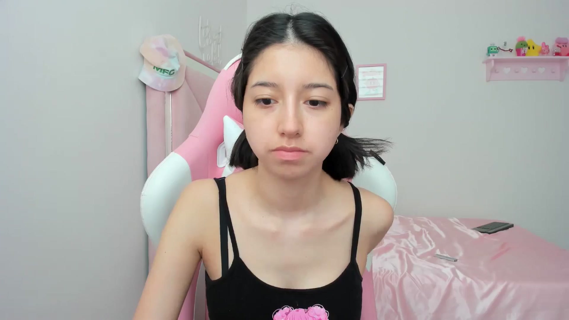 Gallery image thumbnail from Cherrycute666's myfreecams stream on, 05/07/2024, 21:07 image 2 of 20