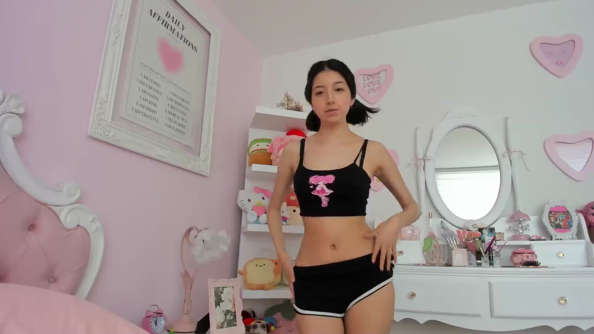 Gallery image thumbnail from Cherrycute666's myfreecams stream on, 05/07/2024, 21:36 image 12 of 20