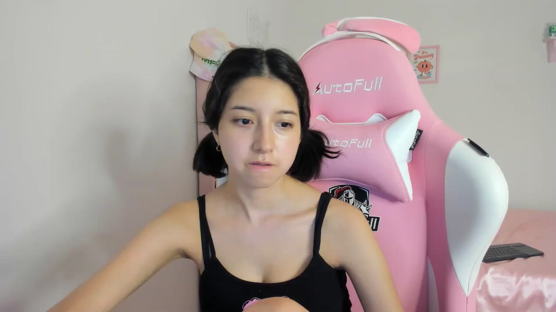 Gallery image thumbnail from Cherrycute666's myfreecams stream on, 05/08/2024, 06:36 image 5 of 20