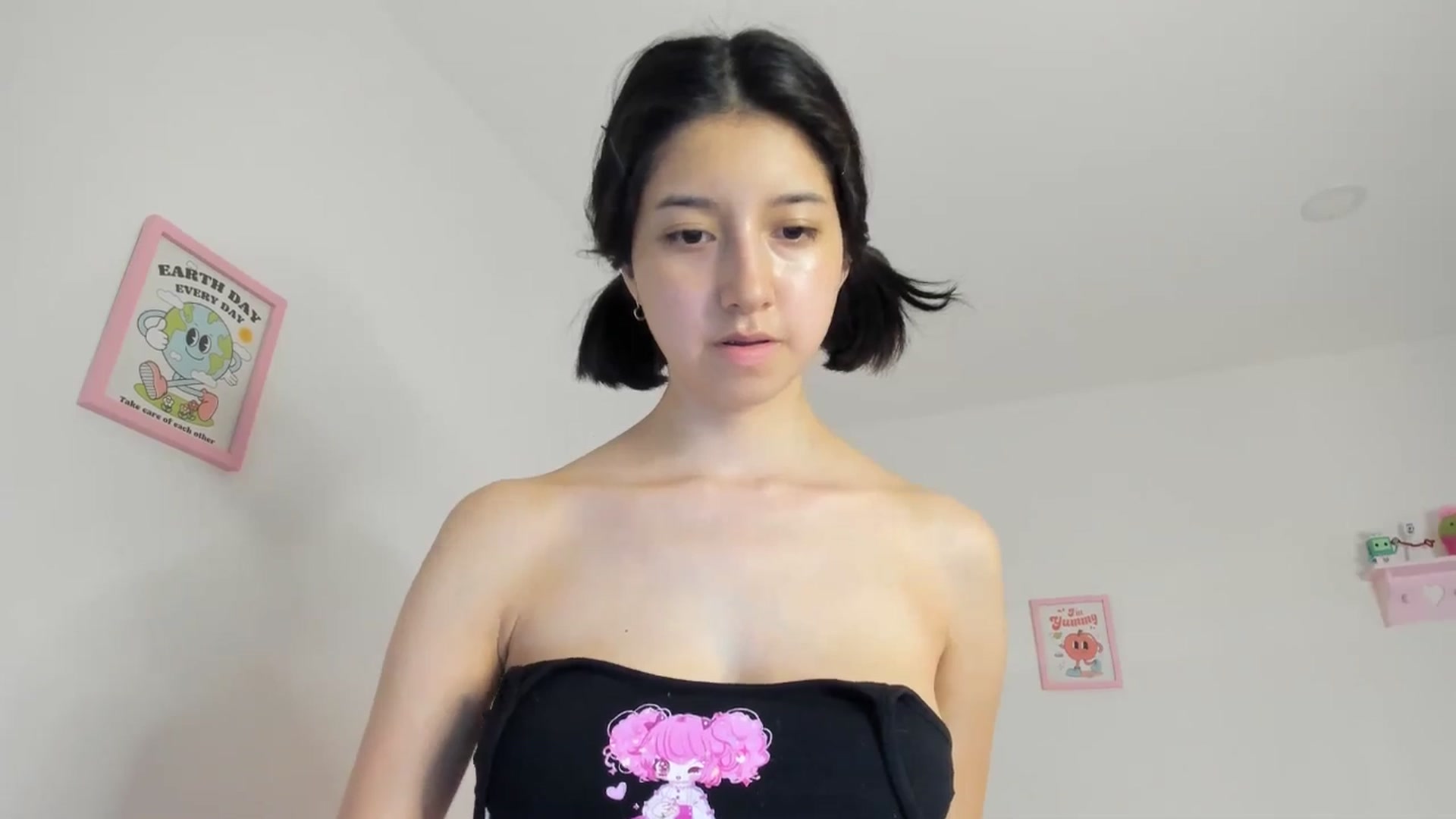 Gallery image thumbnail from Cherrycute666's myfreecams stream on, 05/08/2024, 06:36 image 6 of 20