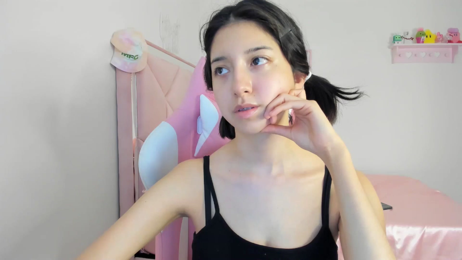 Gallery image thumbnail from Cherrycute666's myfreecams stream on, 05/08/2024, 06:36 image 2 of 20