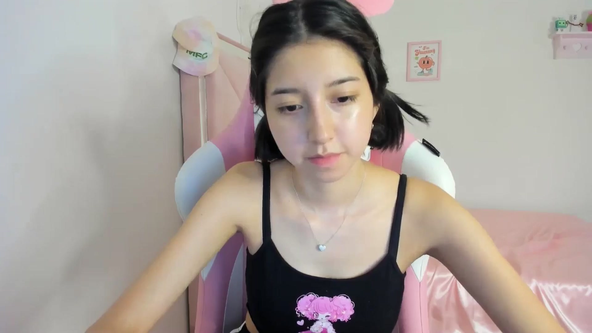 Gallery image thumbnail from Cherrycute666's myfreecams stream on, 05/08/2024, 06:36 image 15 of 20