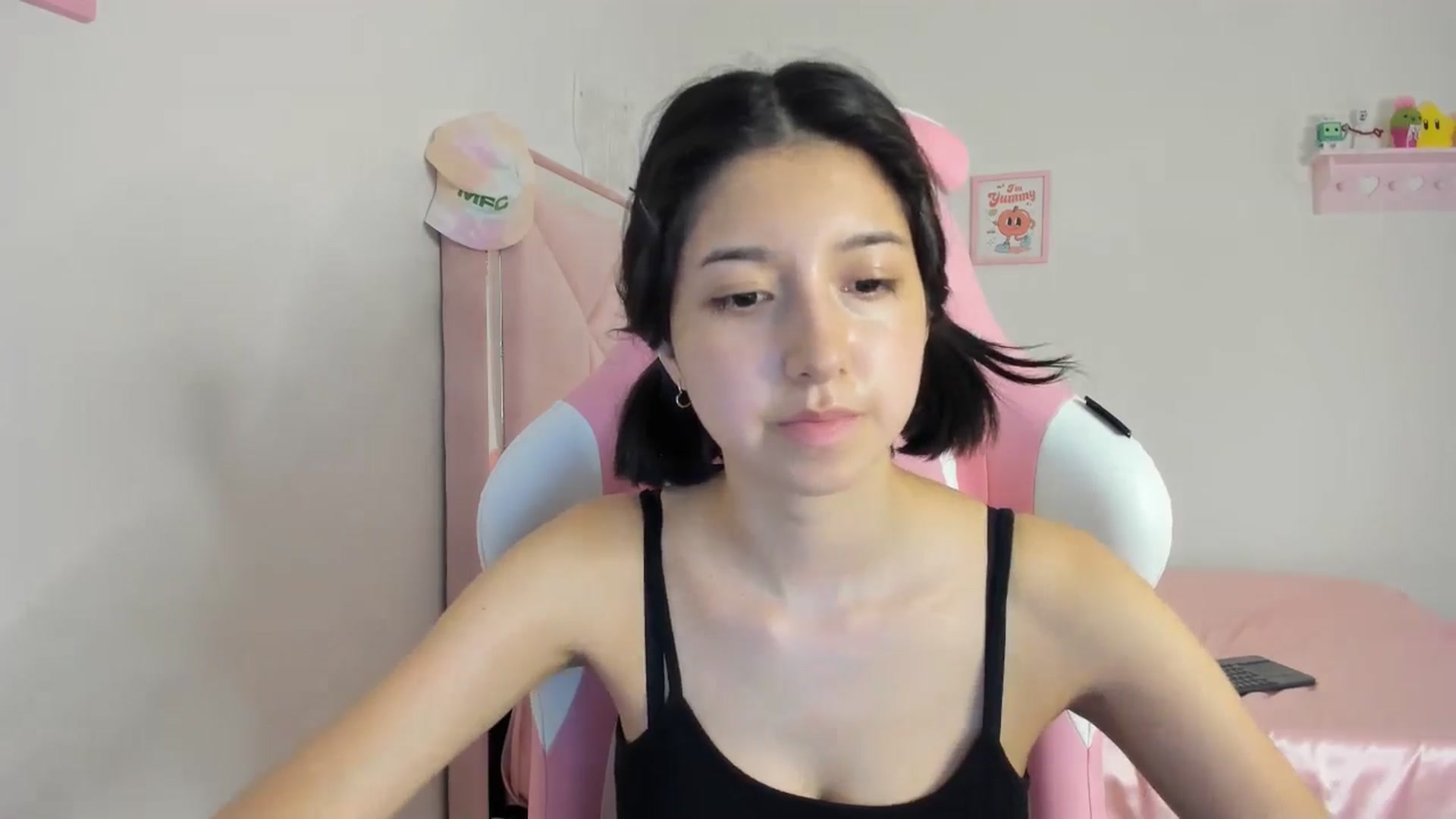 Gallery image thumbnail from Cherrycute666's myfreecams stream on, 05/08/2024, 06:36 image 4 of 20