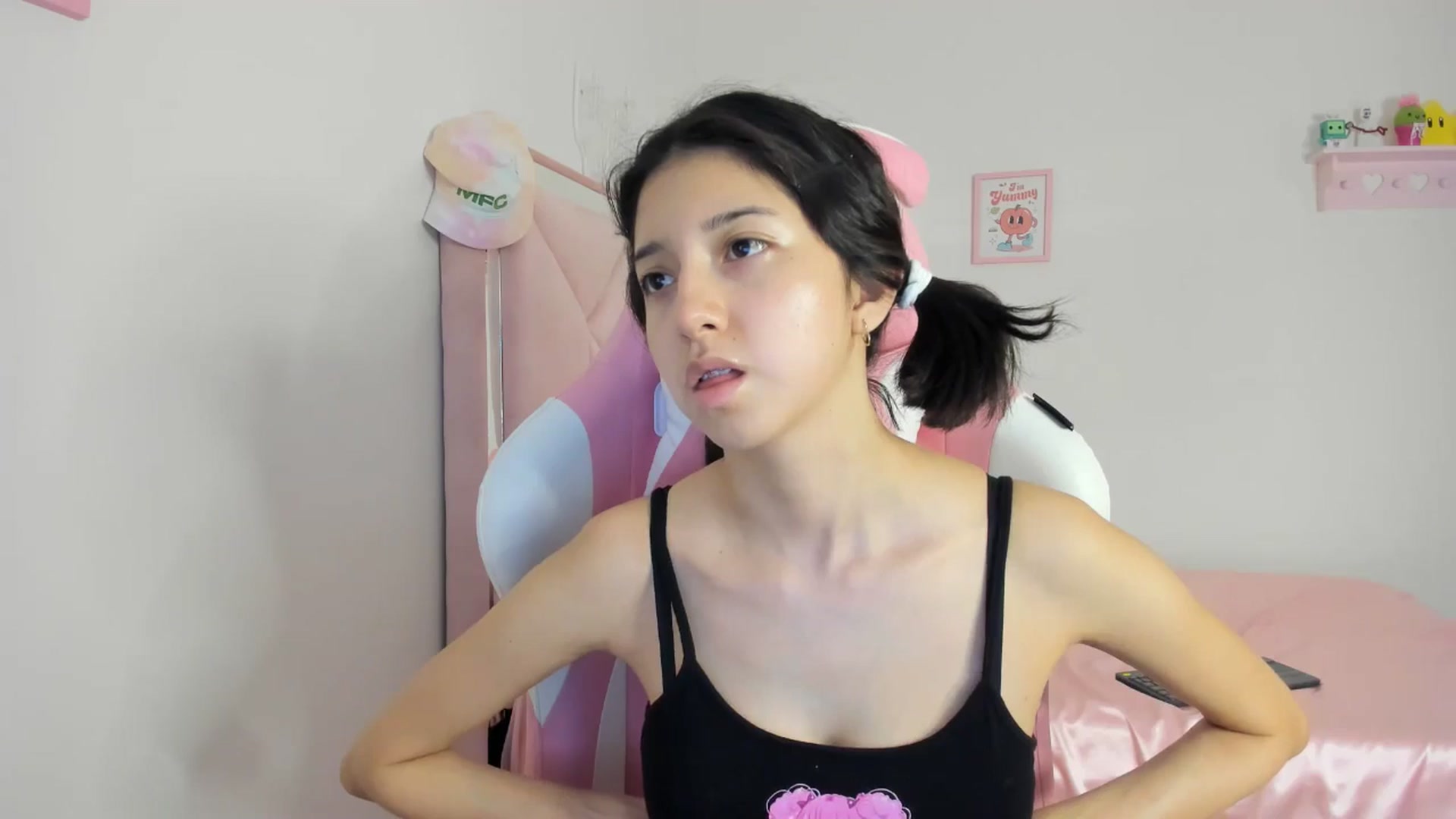Gallery image thumbnail from Cherrycute666's myfreecams stream on, 05/08/2024, 06:36 image 3 of 20