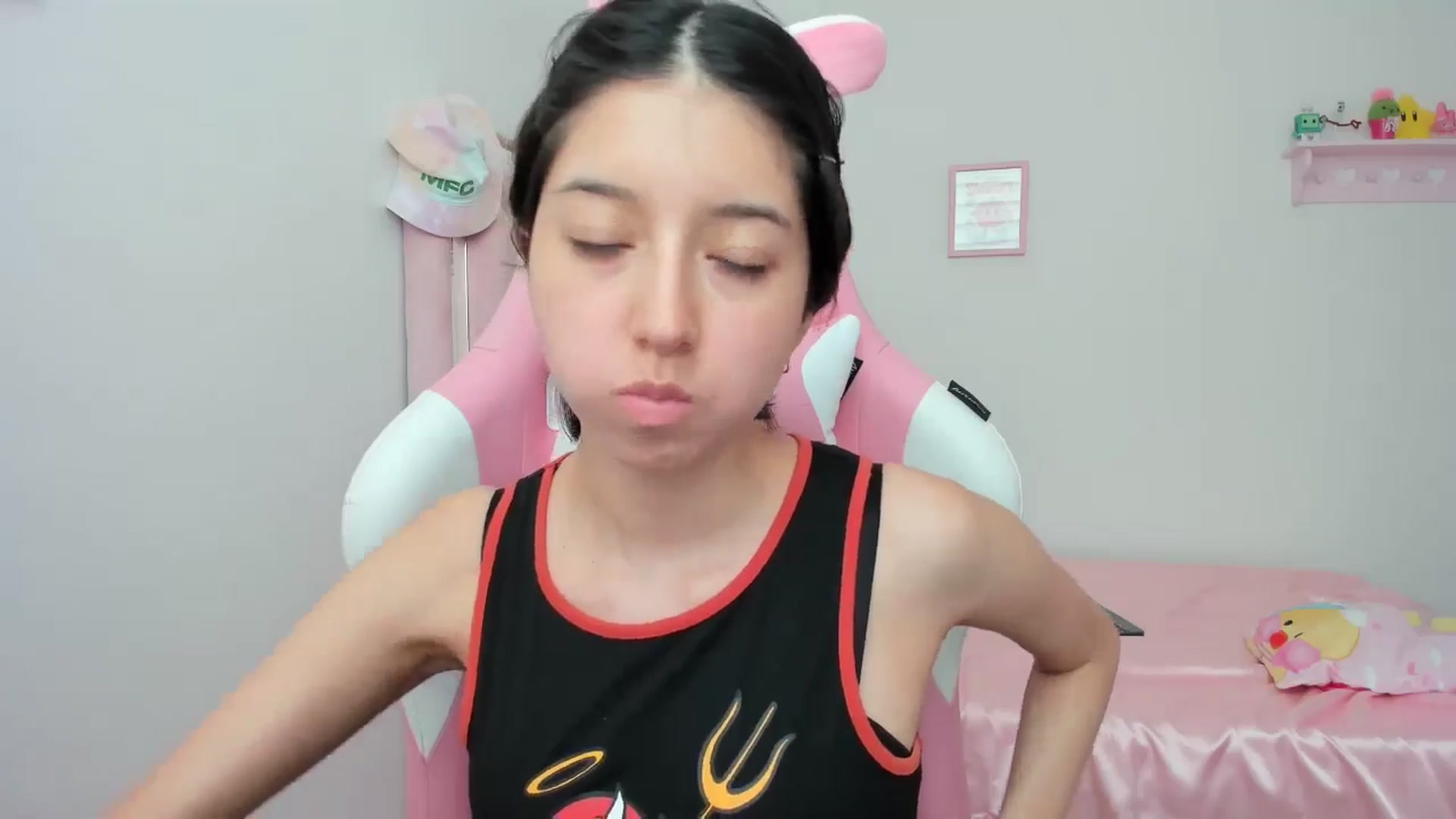 Gallery image thumbnail from Cherrycute666's myfreecams stream on, 05/08/2024, 20:59 image 8 of 20