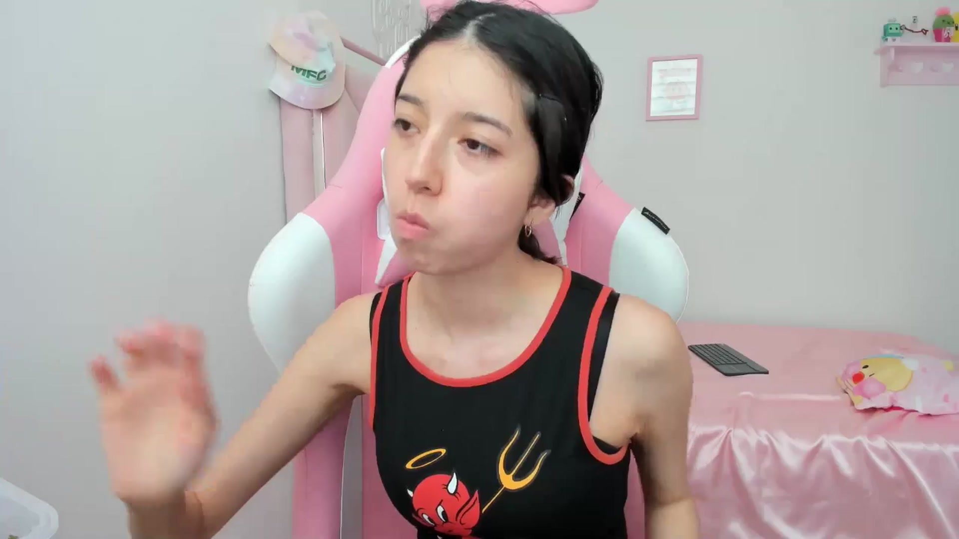 Gallery image thumbnail from Cherrycute666's myfreecams stream on, 05/08/2024, 20:59 image 11 of 20