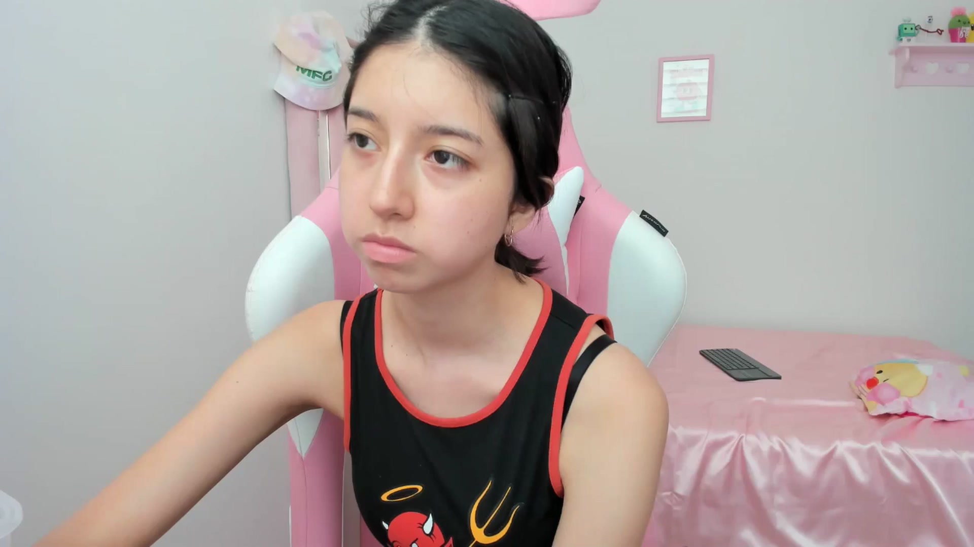 Gallery image thumbnail from Cherrycute666's myfreecams stream on, 05/08/2024, 20:59 image 14 of 20