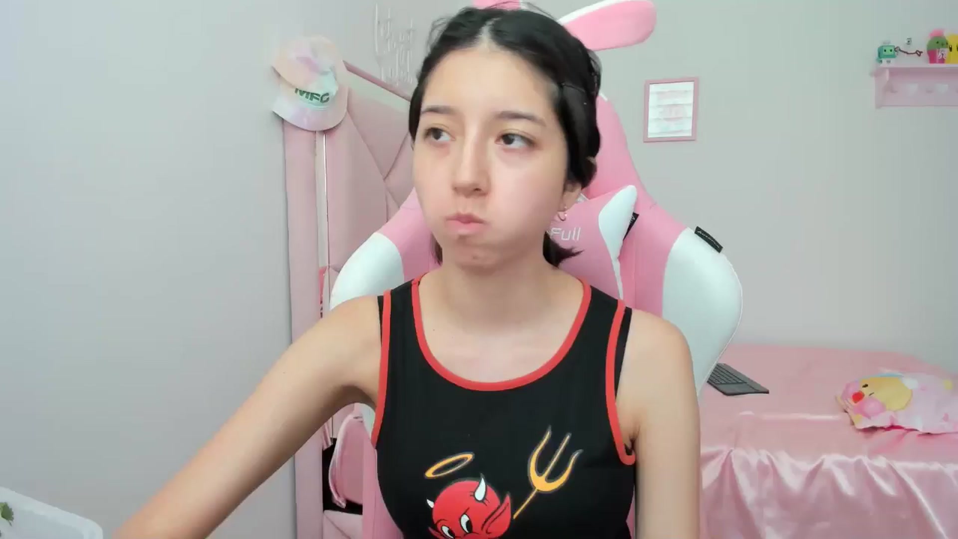 Gallery image thumbnail from Cherrycute666's myfreecams stream on, 05/08/2024, 20:59 image 19 of 20