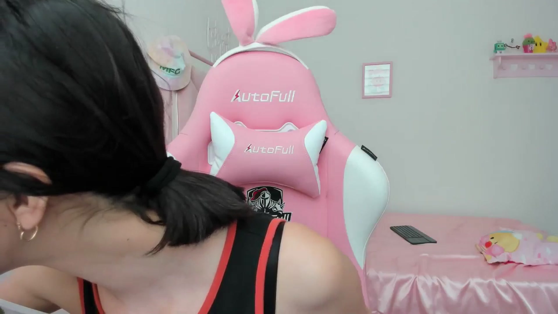 Gallery image thumbnail from Cherrycute666's myfreecams stream on, 05/08/2024, 20:59 image 5 of 20