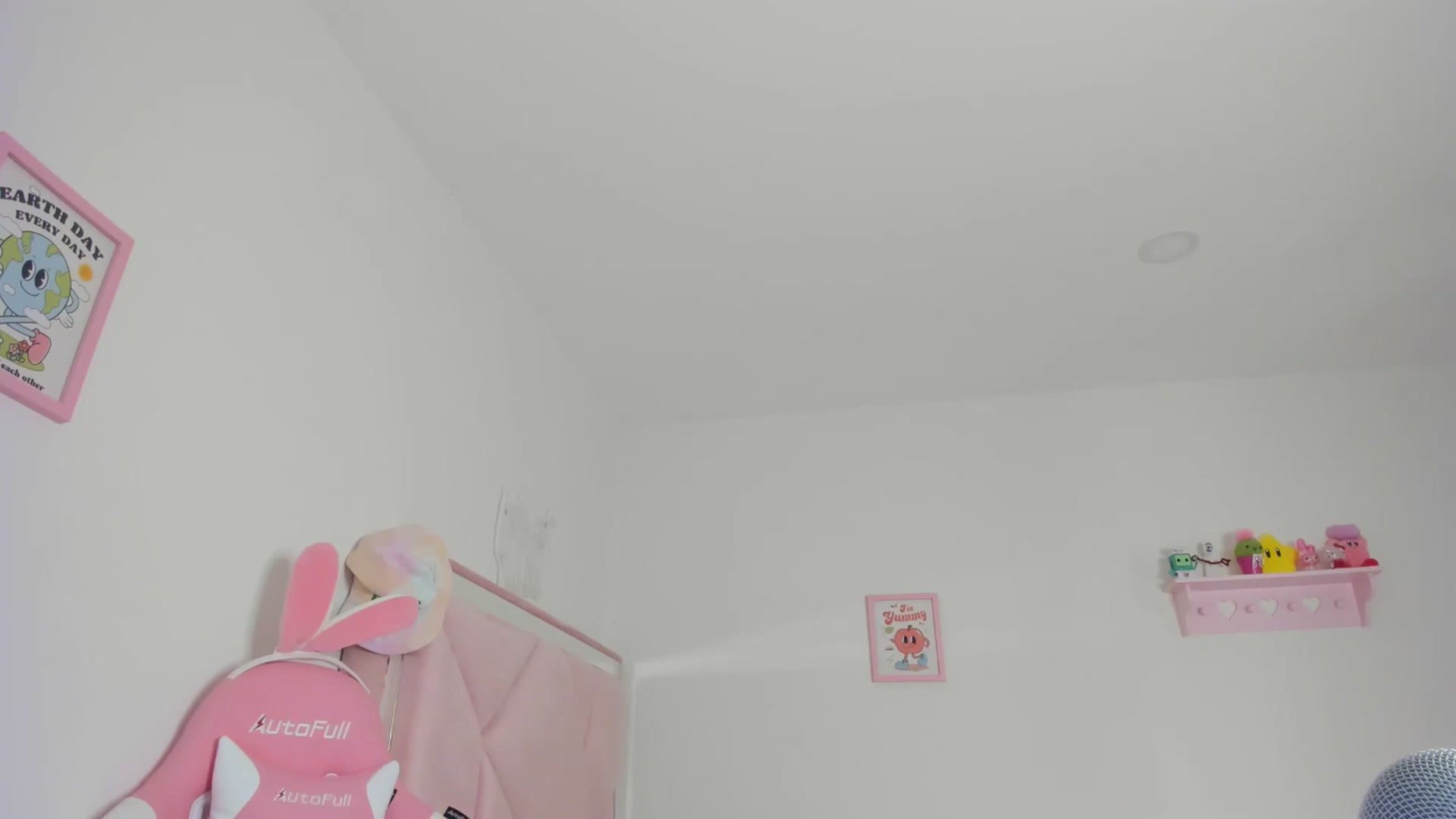 Gallery image thumbnail from Cherrycute666's myfreecams stream on, 05/09/2024, 07:20 image 18 of 20