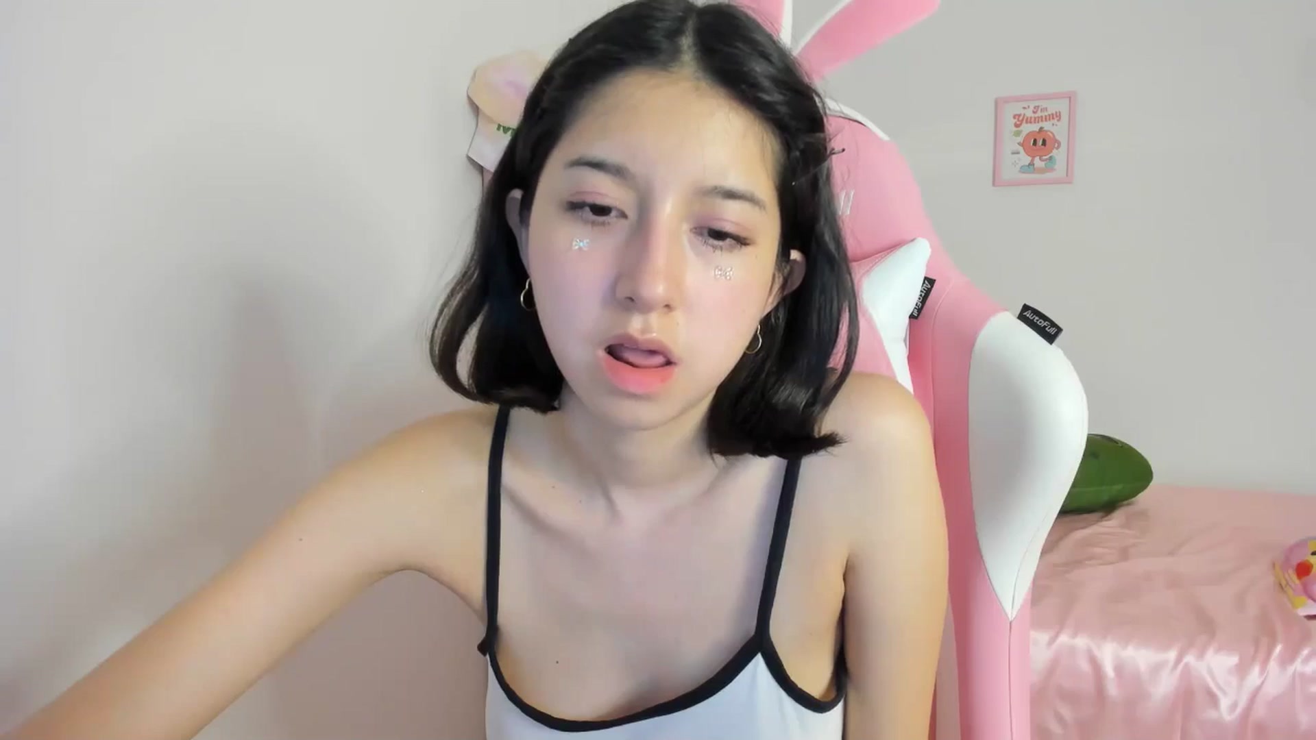 Gallery image thumbnail from Cherrycute666's myfreecams stream on, 05/09/2024, 07:44 image 3 of 20