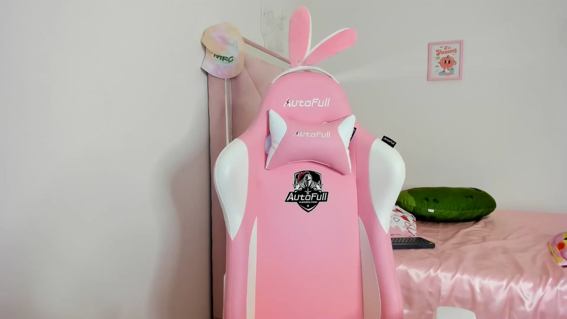 Gallery image thumbnail from Cherrycute666's myfreecams stream on, 05/09/2024, 07:44 image 9 of 20