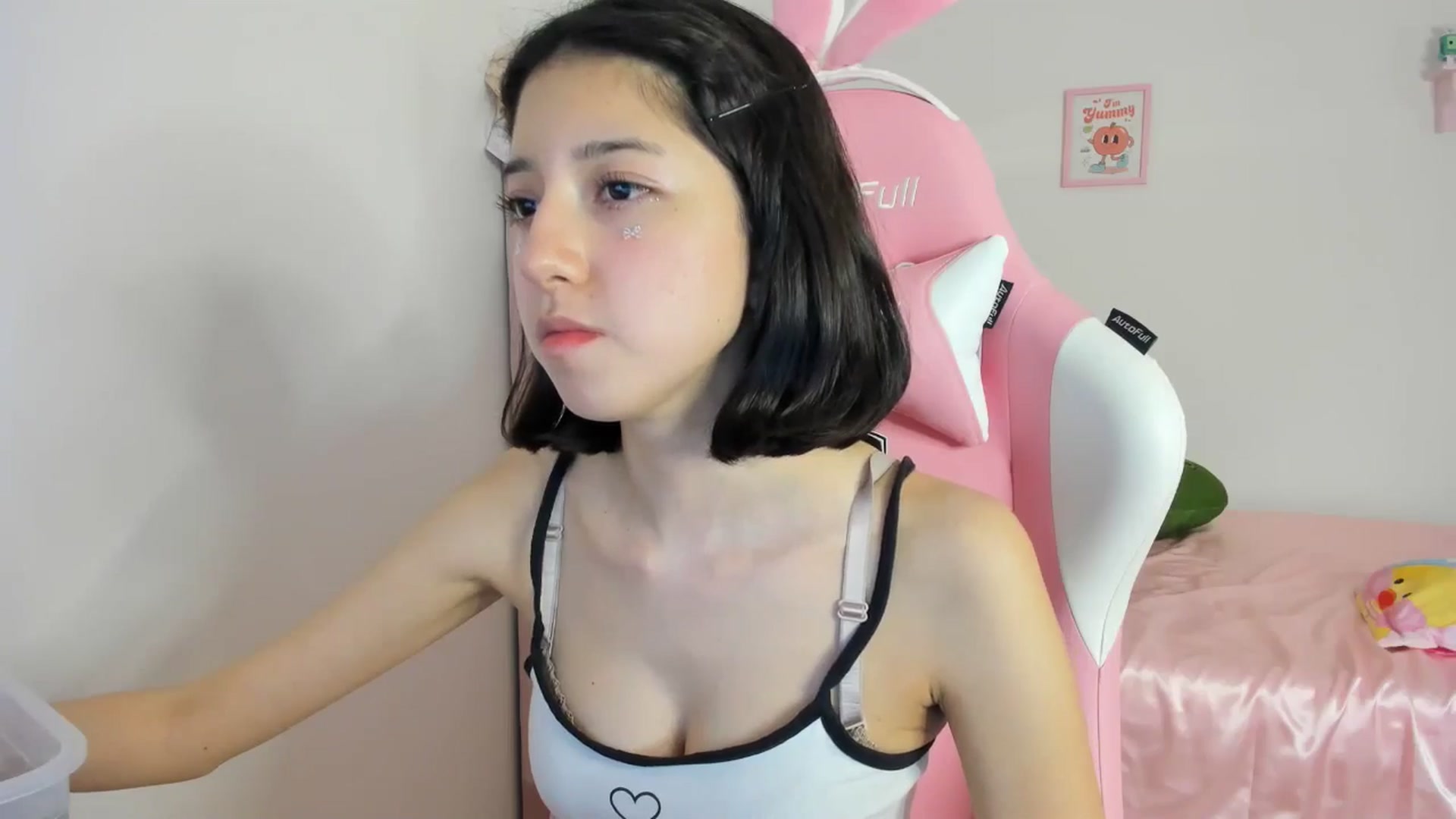 Gallery image thumbnail from Cherrycute666's myfreecams stream on, 05/09/2024, 07:44 image 13 of 20