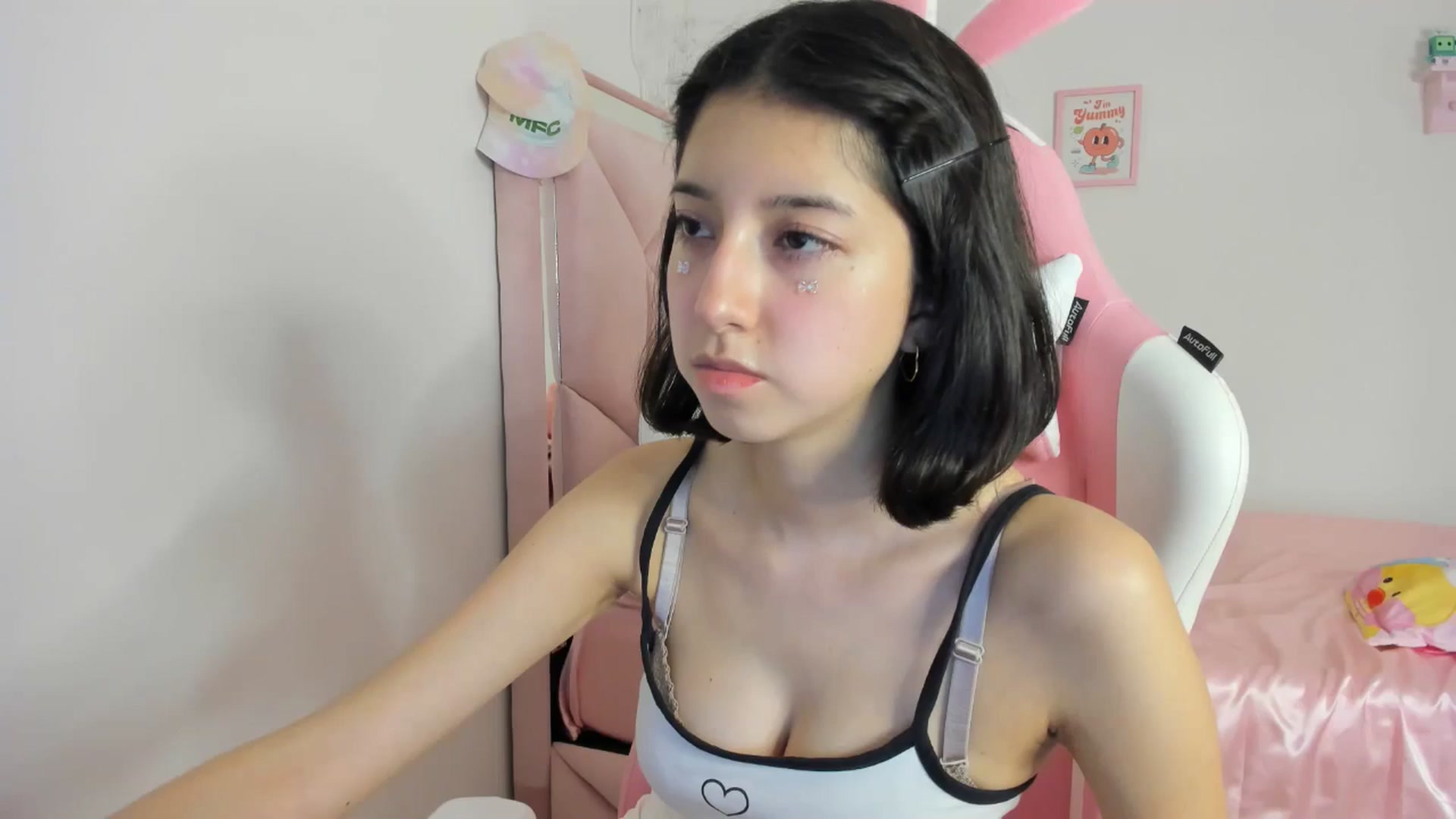 Gallery image thumbnail from Cherrycute666's myfreecams stream on, 05/09/2024, 07:44 image 19 of 20