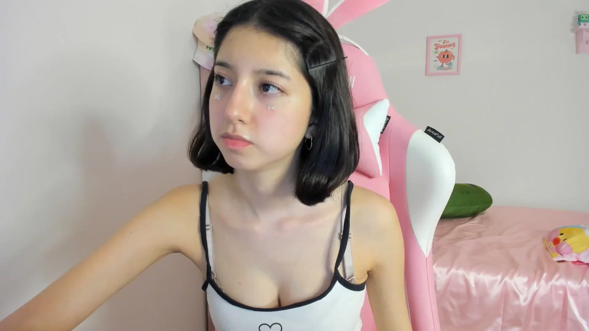 Gallery image thumbnail from Cherrycute666's myfreecams stream on, 05/09/2024, 07:44 image 20 of 20