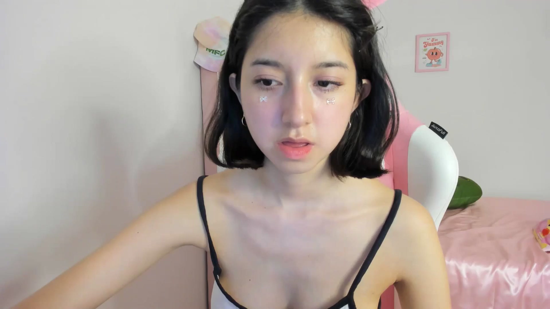 Gallery image thumbnail from Cherrycute666's myfreecams stream on, 05/09/2024, 07:44 image 2 of 20