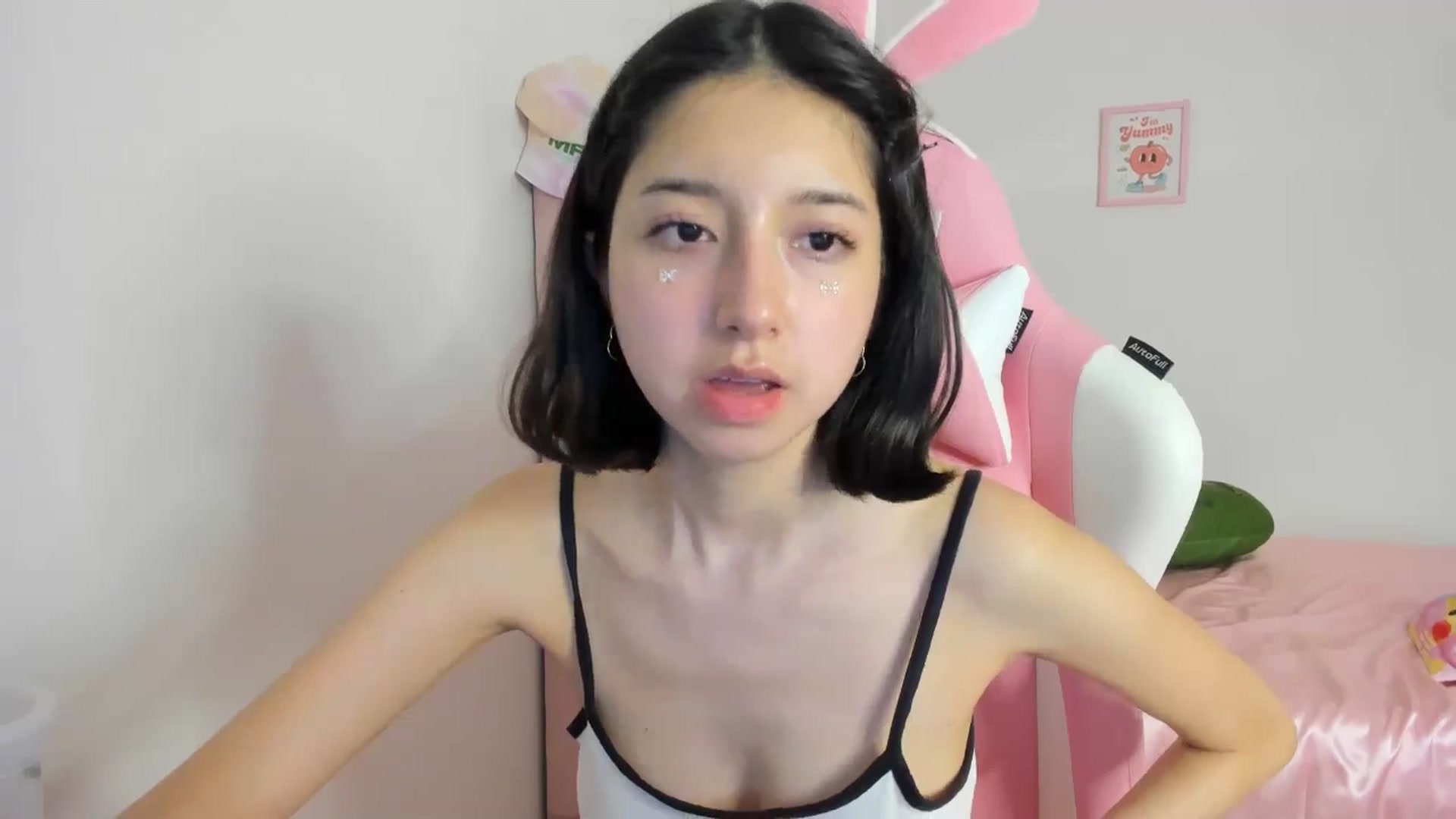 Gallery image thumbnail from Cherrycute666's myfreecams stream on, 05/09/2024, 07:44 image 10 of 20