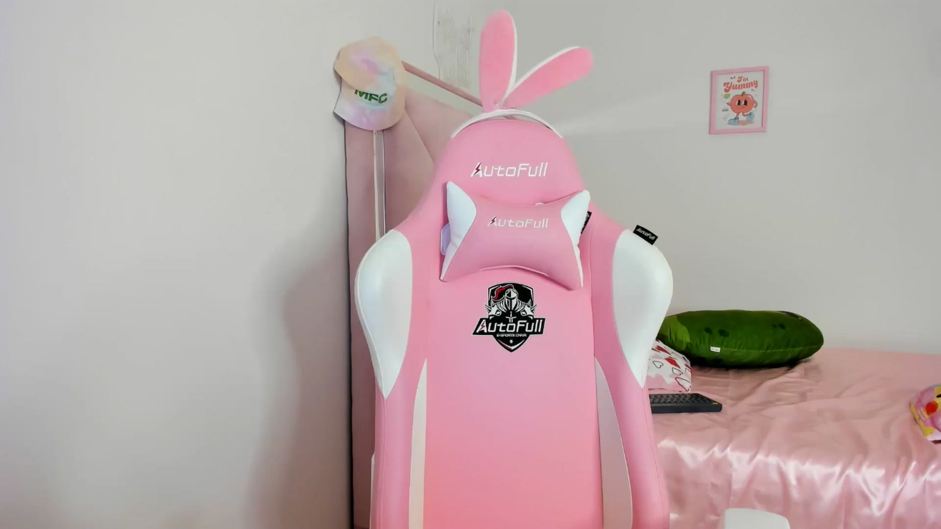 Gallery image thumbnail from Cherrycute666's myfreecams stream on, 05/09/2024, 07:44 image 6 of 20