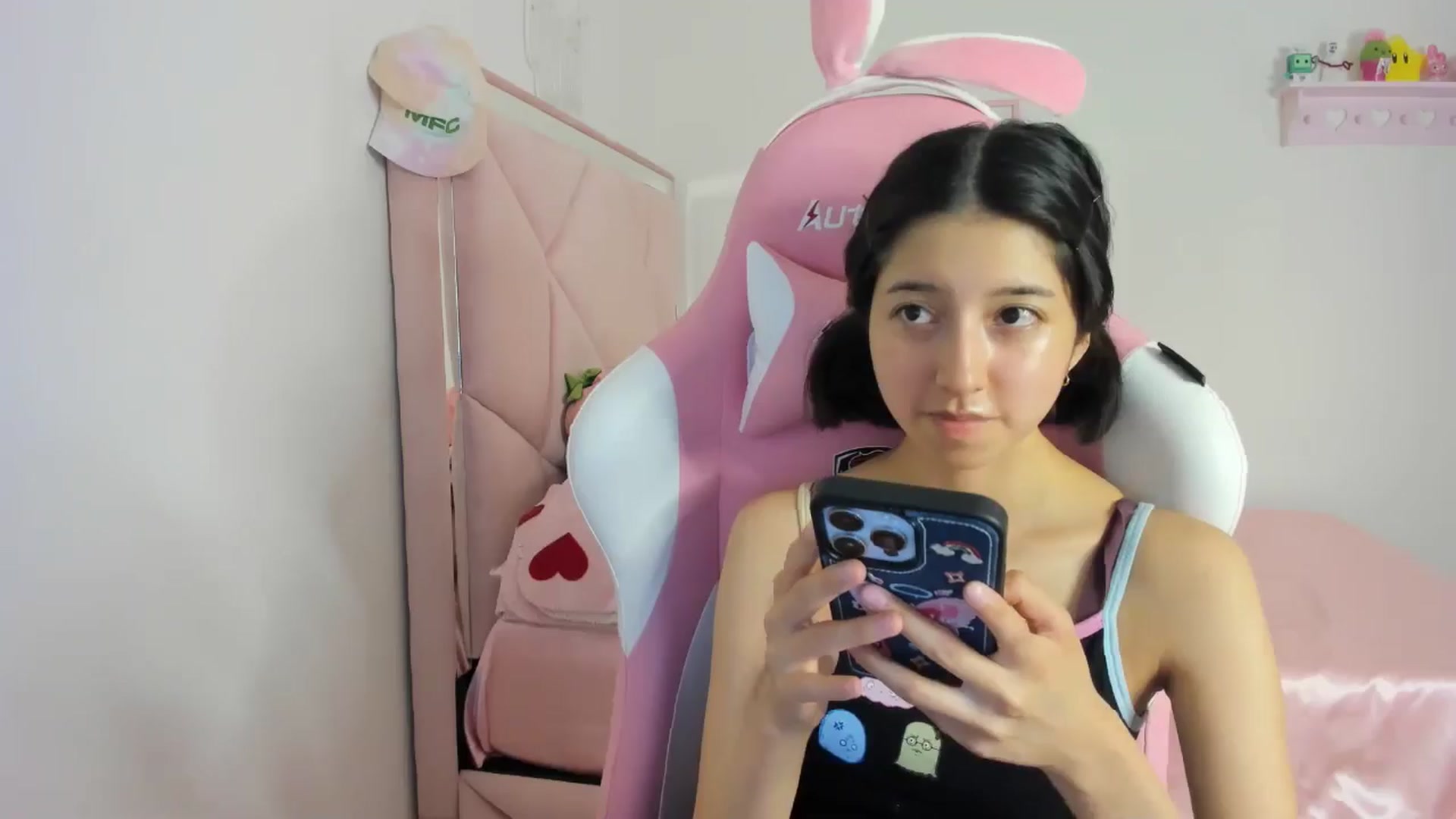 Gallery image thumbnail from Cherrycute666's myfreecams stream on, 05/10/2024, 05:21 image 10 of 20