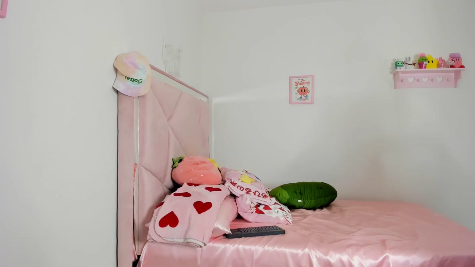 Gallery image thumbnail from Cherrycute666's myfreecams stream on, 05/10/2024, 05:21 image 7 of 20