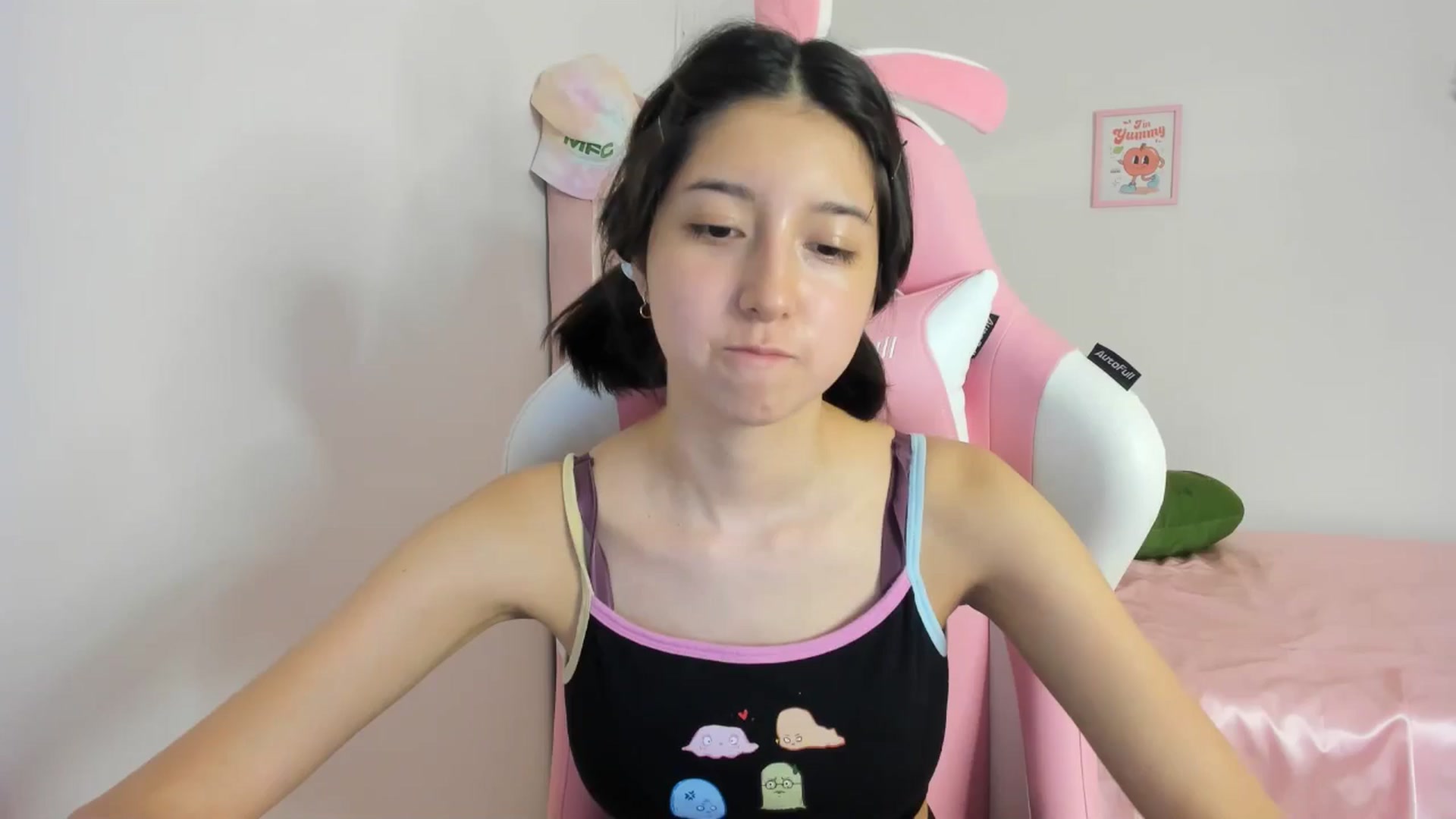 Gallery image thumbnail from Cherrycute666's myfreecams stream on, 05/10/2024, 05:21 image 1 of 20
