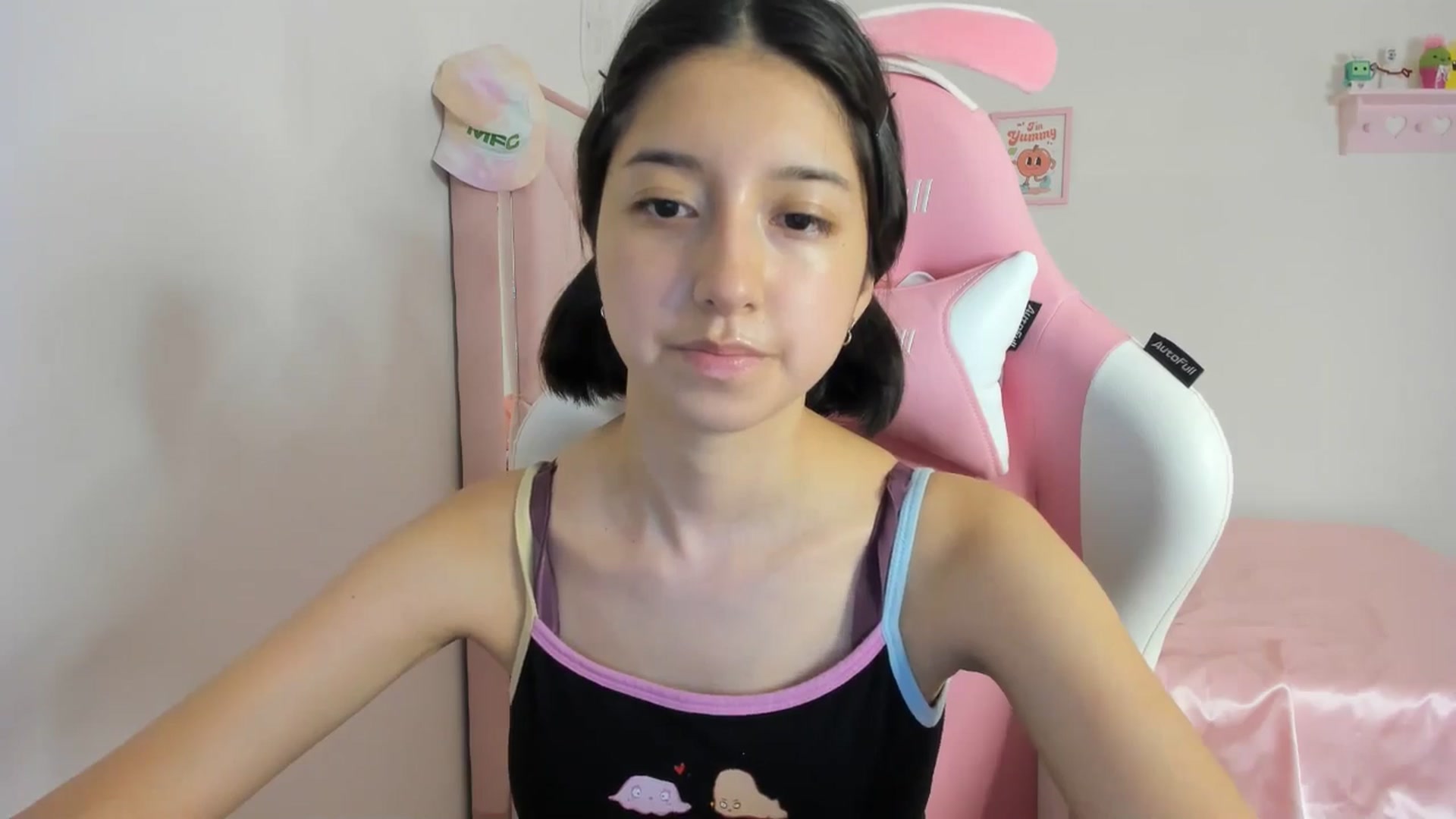 Gallery image thumbnail from Cherrycute666's myfreecams stream on, 05/10/2024, 05:21 image 4 of 20