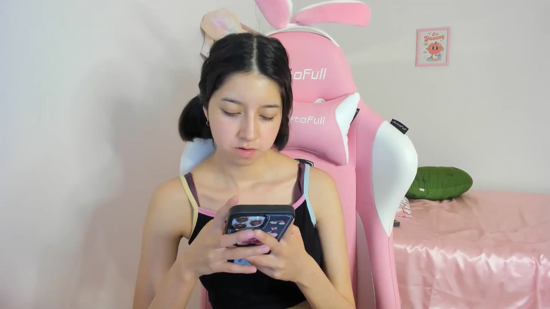 Gallery image thumbnail from Cherrycute666's myfreecams stream on, 05/10/2024, 07:40 image 20 of 20