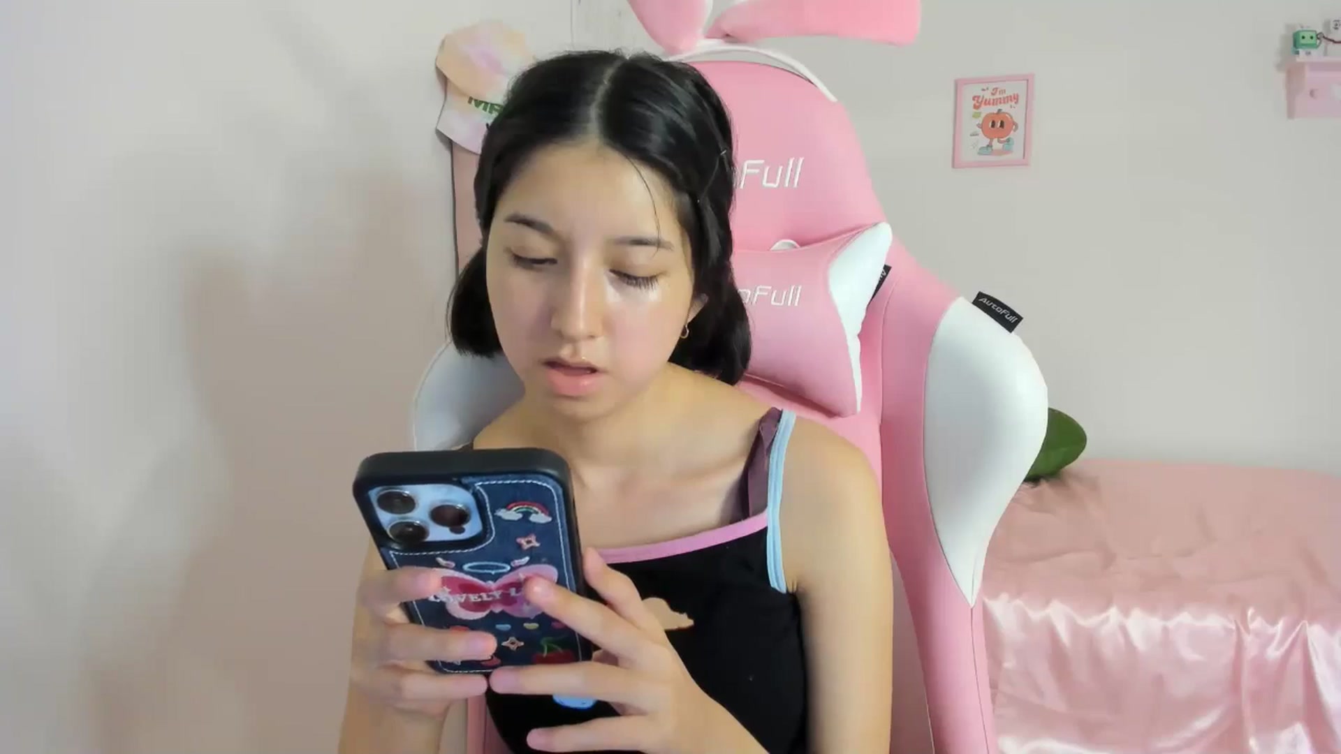 Gallery image thumbnail from Cherrycute666's myfreecams stream on, 05/10/2024, 07:40 image 14 of 20