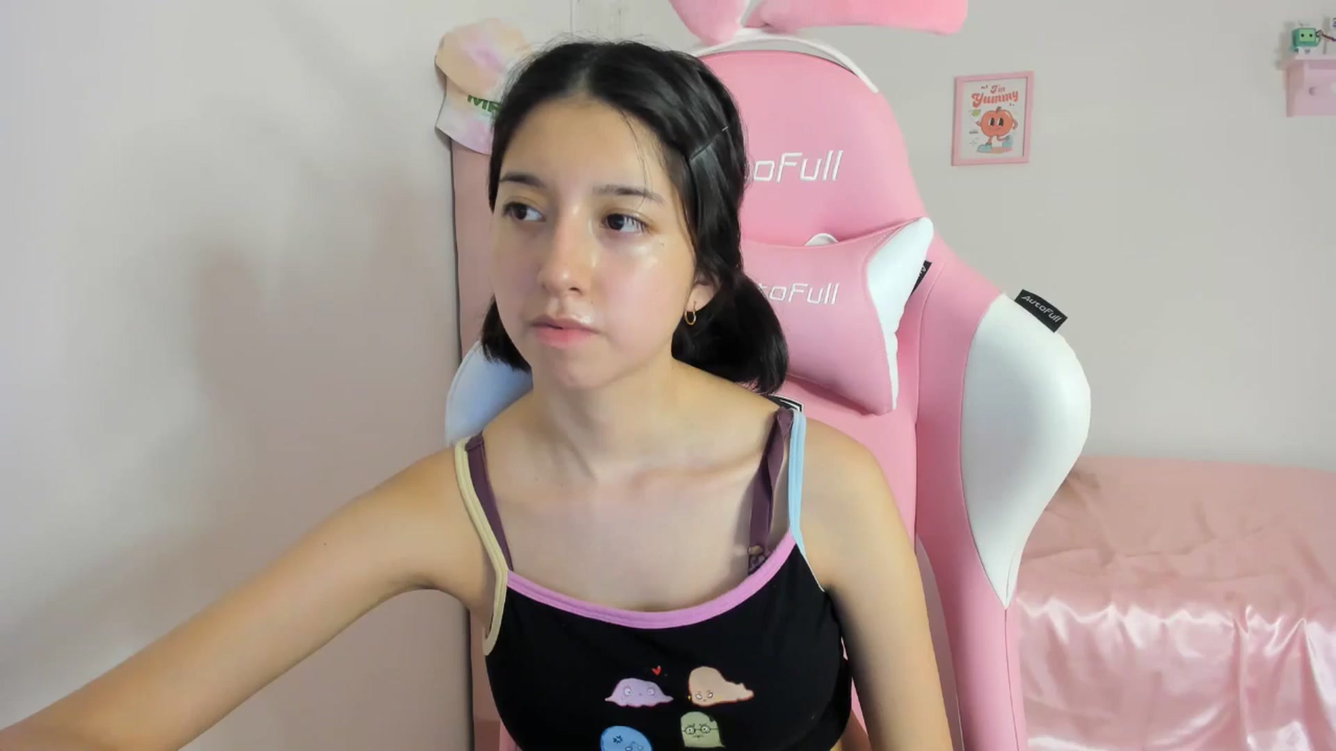 Gallery image thumbnail from Cherrycute666's myfreecams stream on, 05/10/2024, 07:40 image 11 of 20