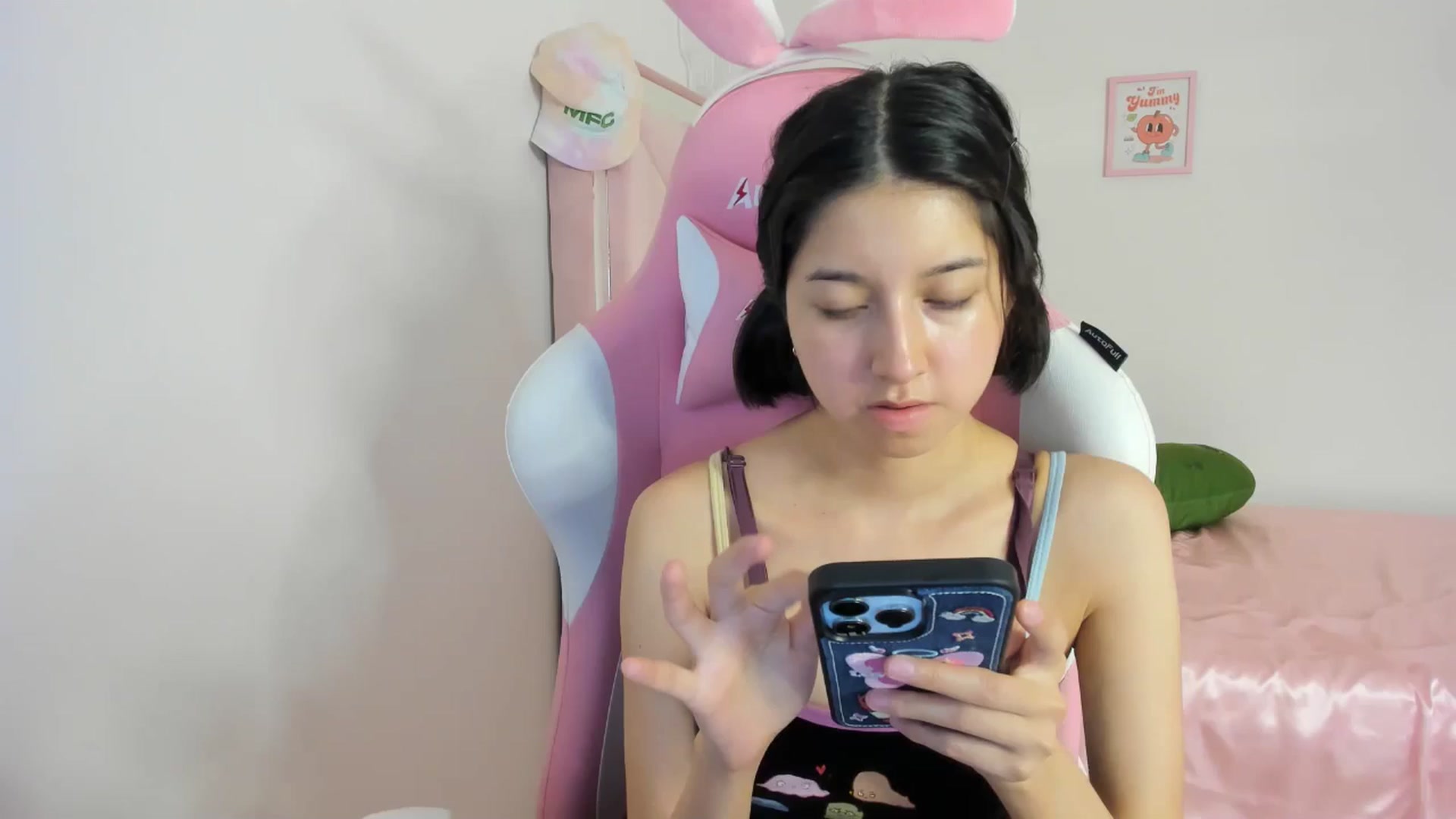 Gallery image thumbnail from Cherrycute666's myfreecams stream on, 05/10/2024, 08:21 image 1 of 20