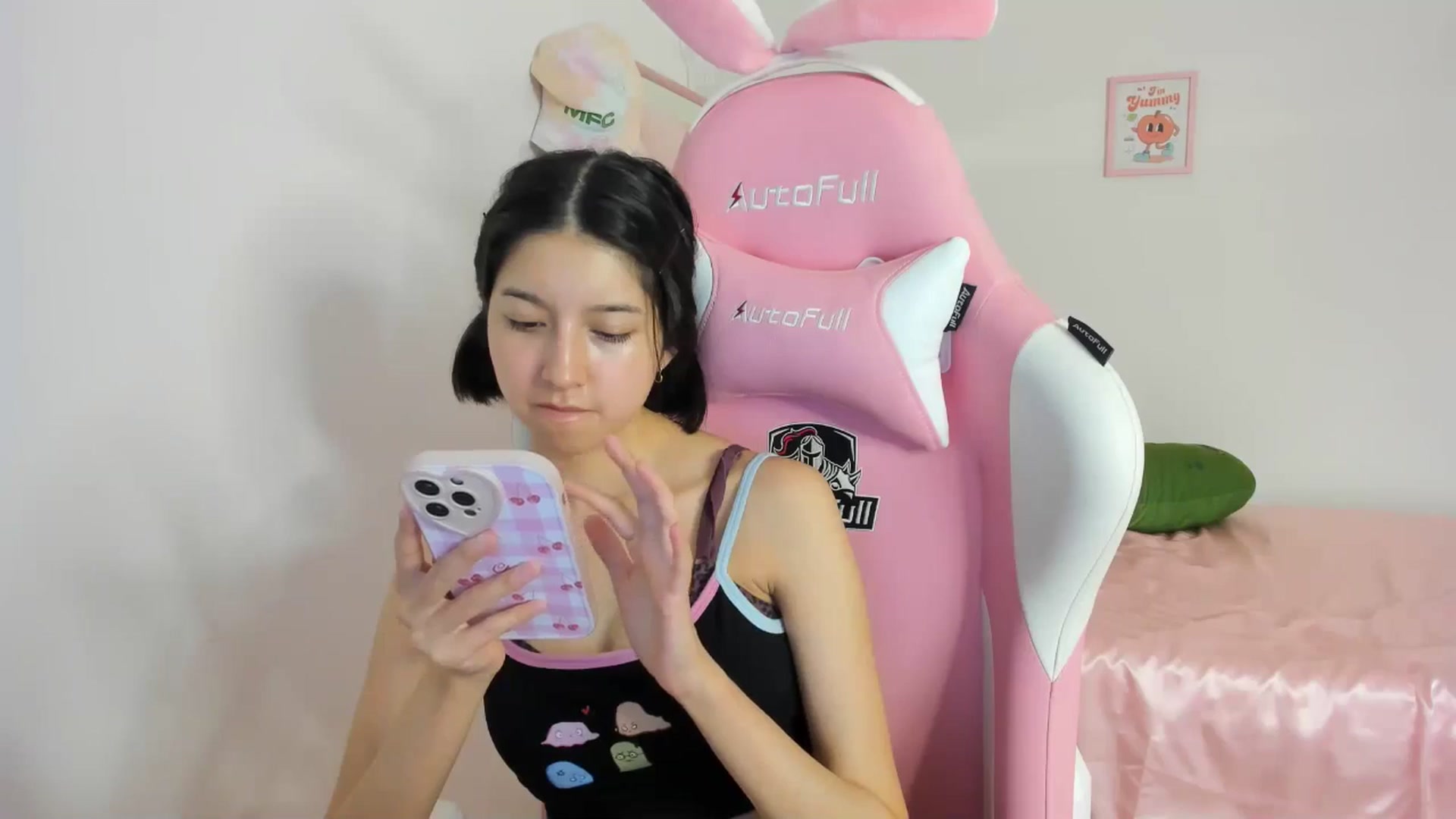 Gallery image thumbnail from Cherrycute666's myfreecams stream on, 05/10/2024, 08:21 image 4 of 20