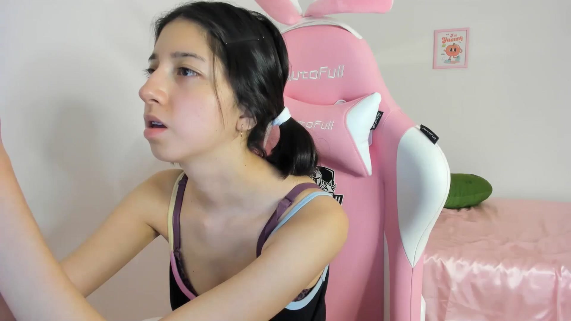 Gallery image thumbnail from Cherrycute666's myfreecams stream on, 05/10/2024, 08:21 image 2 of 20