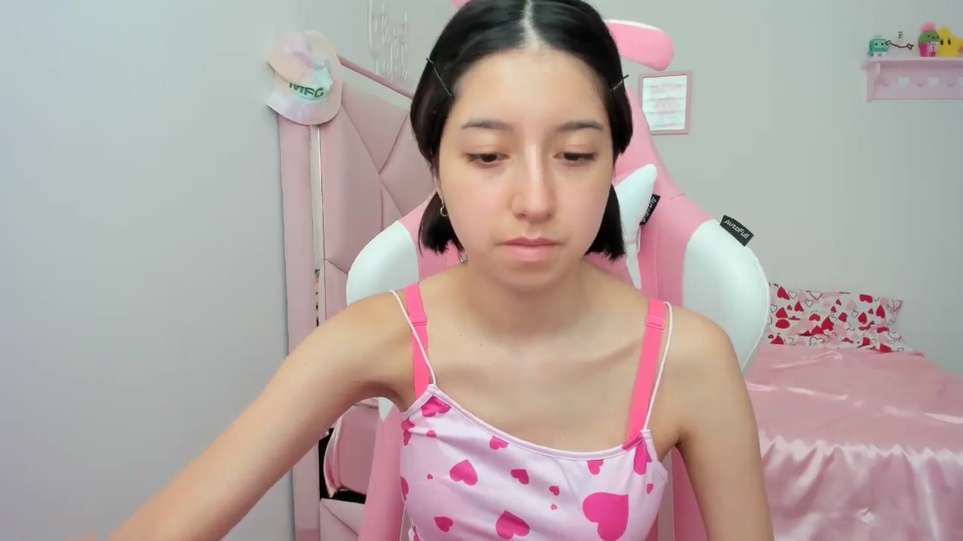 Gallery image thumbnail from Cherrycute666's myfreecams stream on, 05/10/2024, 20:33 image 3 of 20