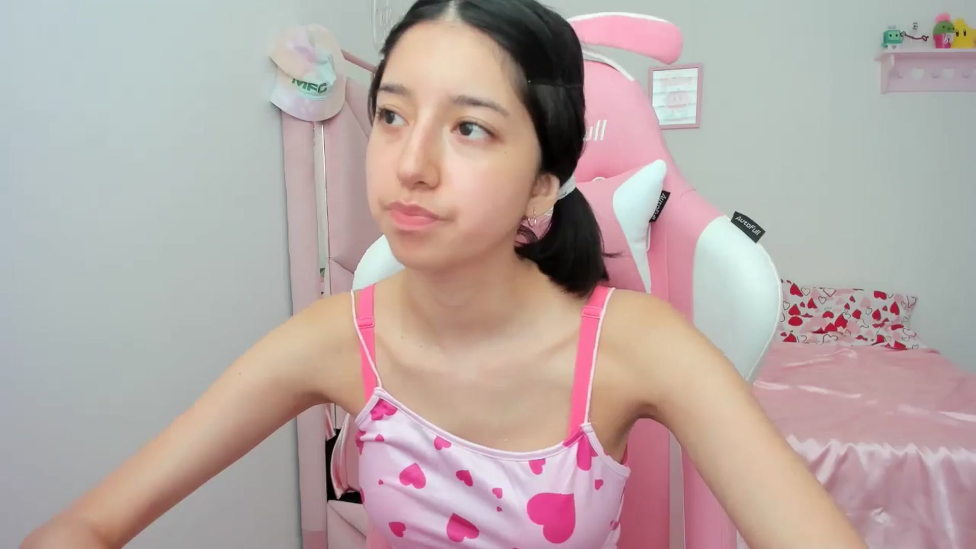 Gallery image thumbnail from Cherrycute666's myfreecams stream on, 05/10/2024, 20:33 image 11 of 20
