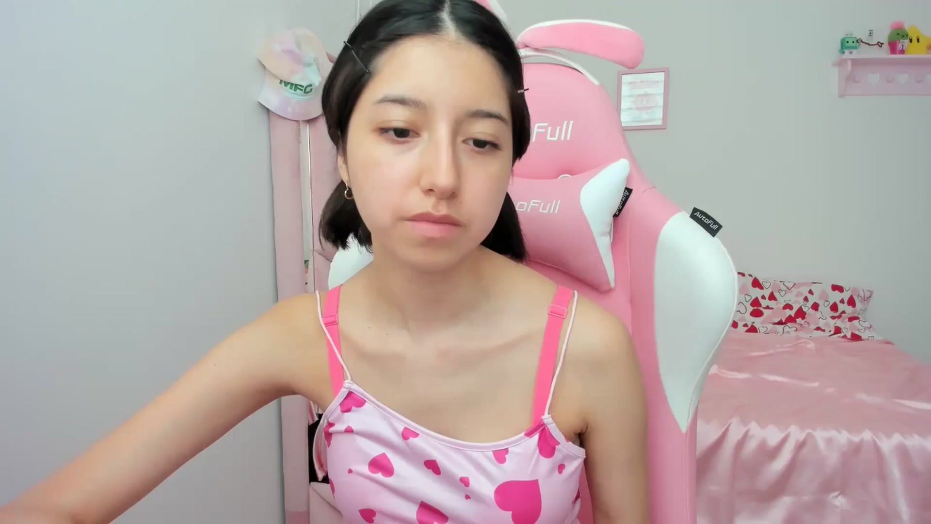 Gallery image thumbnail from Cherrycute666's myfreecams stream on, 05/10/2024, 20:33 image 7 of 20
