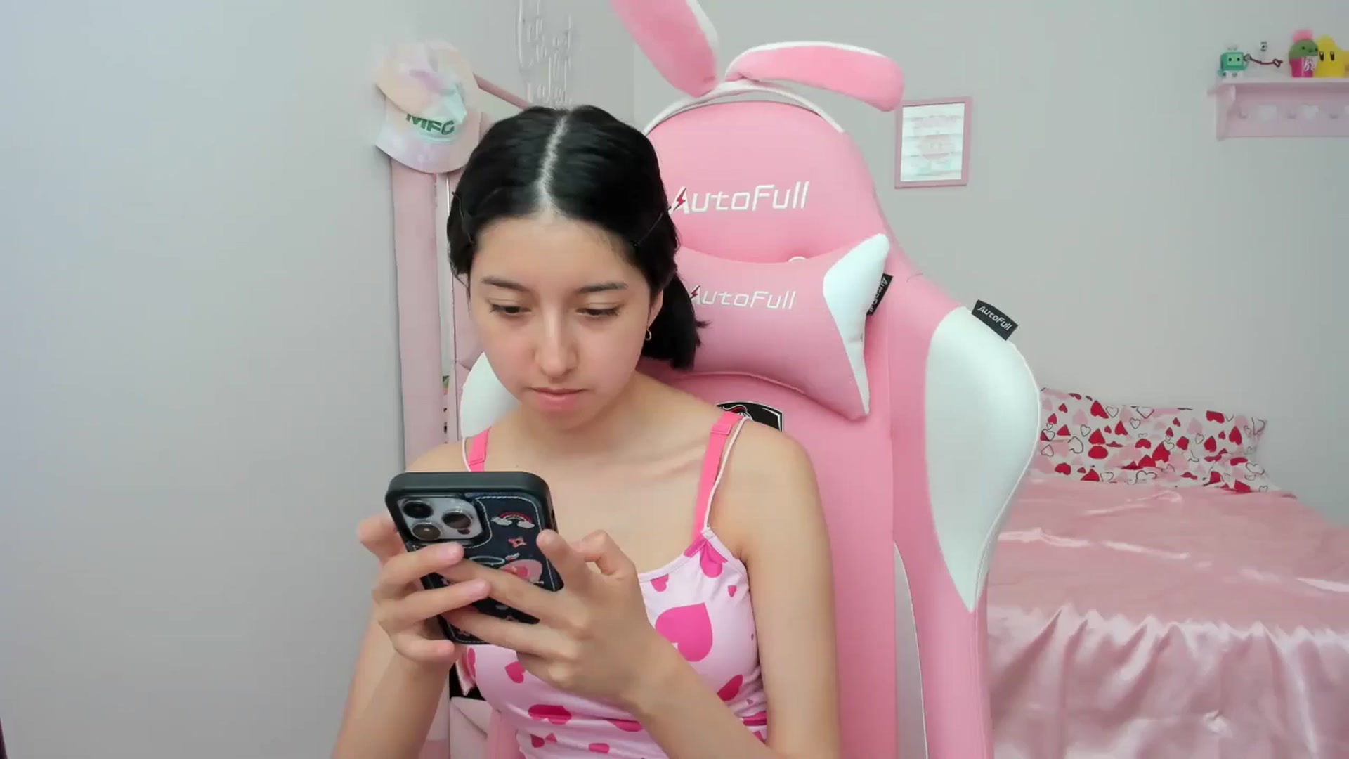 Gallery image thumbnail from Cherrycute666's myfreecams stream on, 05/10/2024, 20:33 image 8 of 20