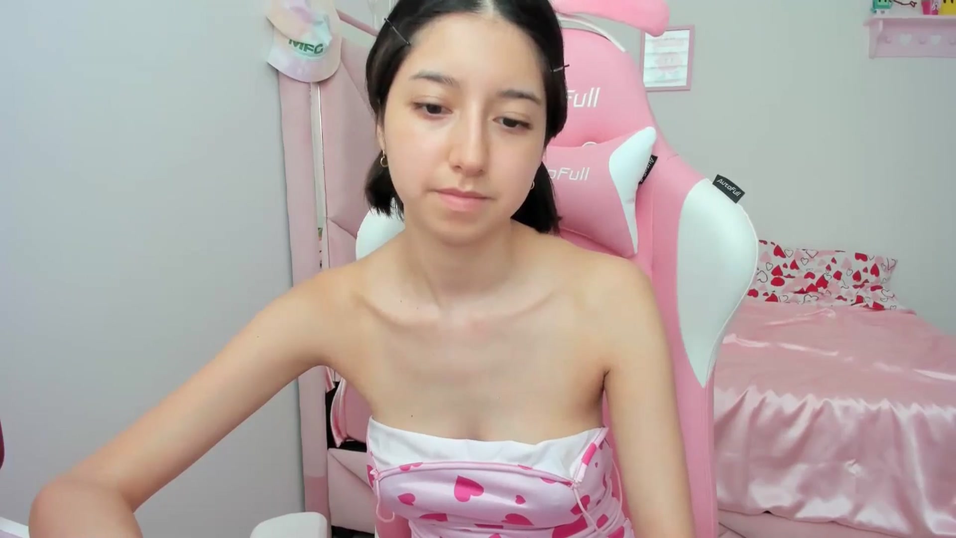 Gallery image thumbnail from Cherrycute666's myfreecams stream on, 05/10/2024, 21:23 image 3 of 20
