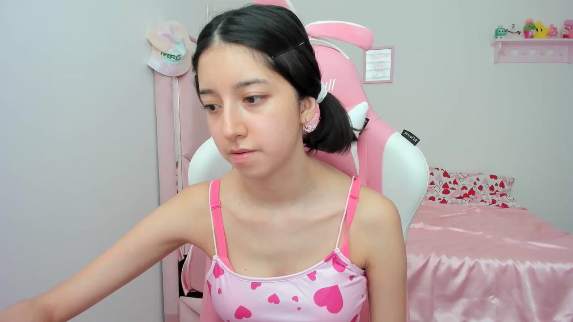 Gallery image thumbnail from Cherrycute666's myfreecams stream on, 05/10/2024, 21:23 image 7 of 20