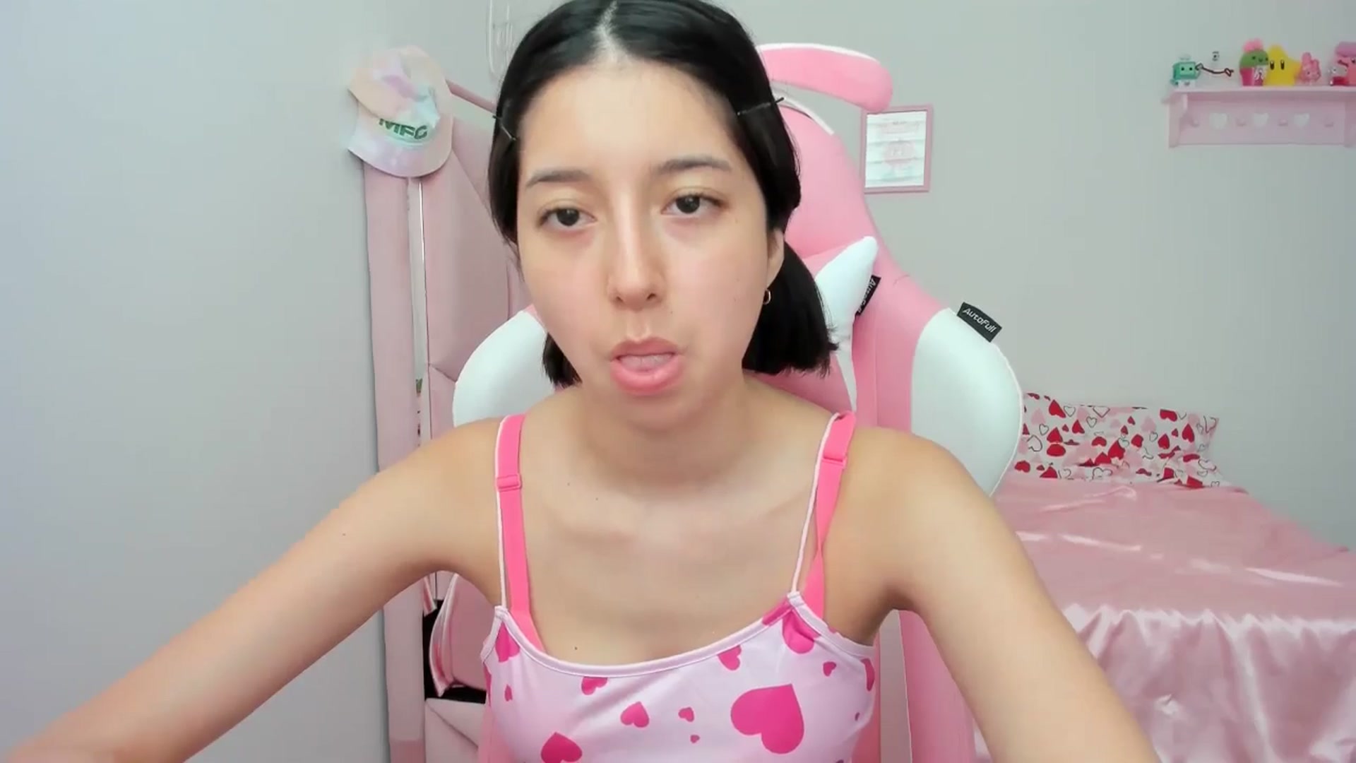 Gallery image thumbnail from Cherrycute666's myfreecams stream on, 05/10/2024, 21:23 image 8 of 20
