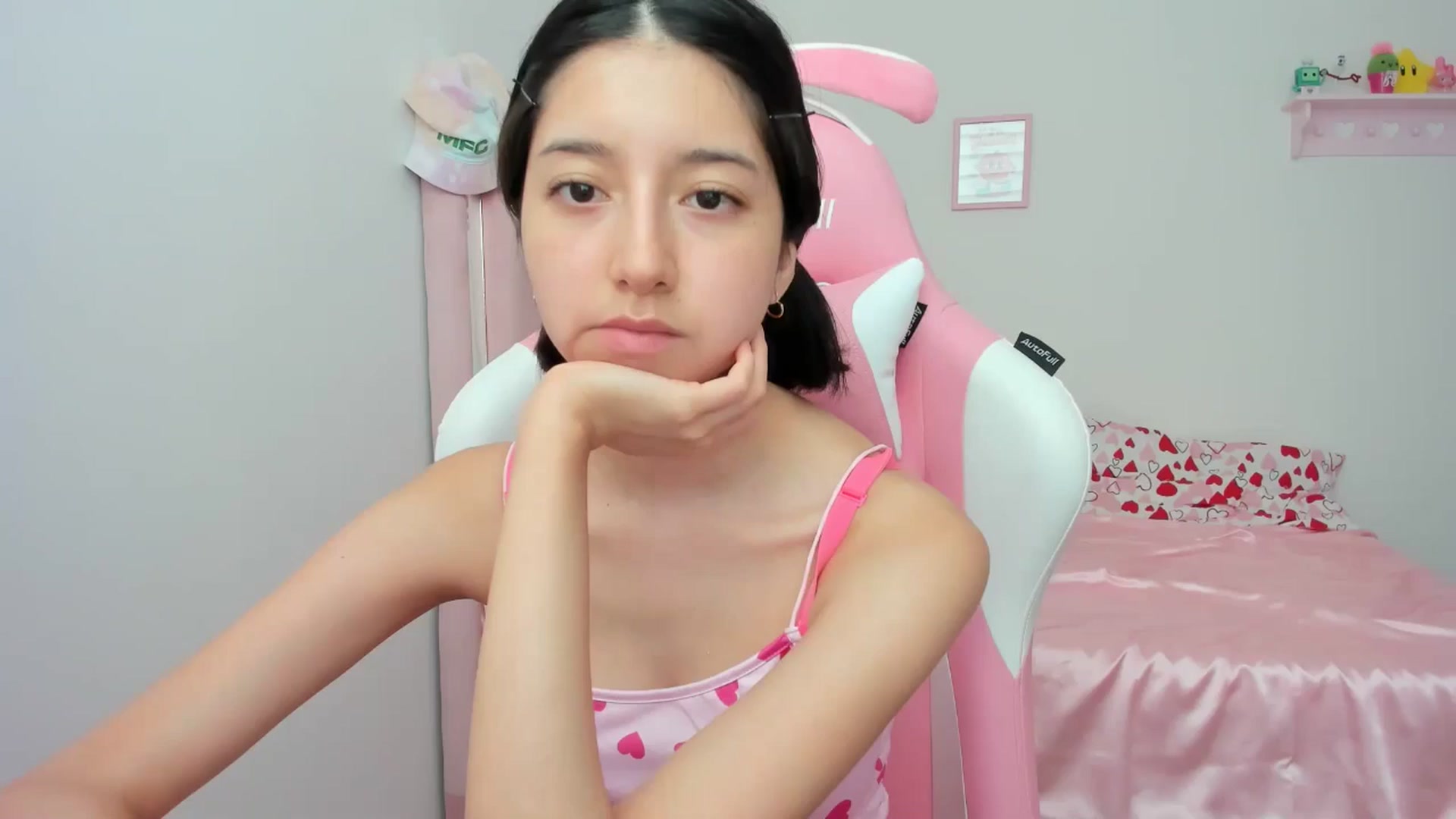 Gallery image thumbnail from Cherrycute666's myfreecams stream on, 05/10/2024, 21:23 image 10 of 20