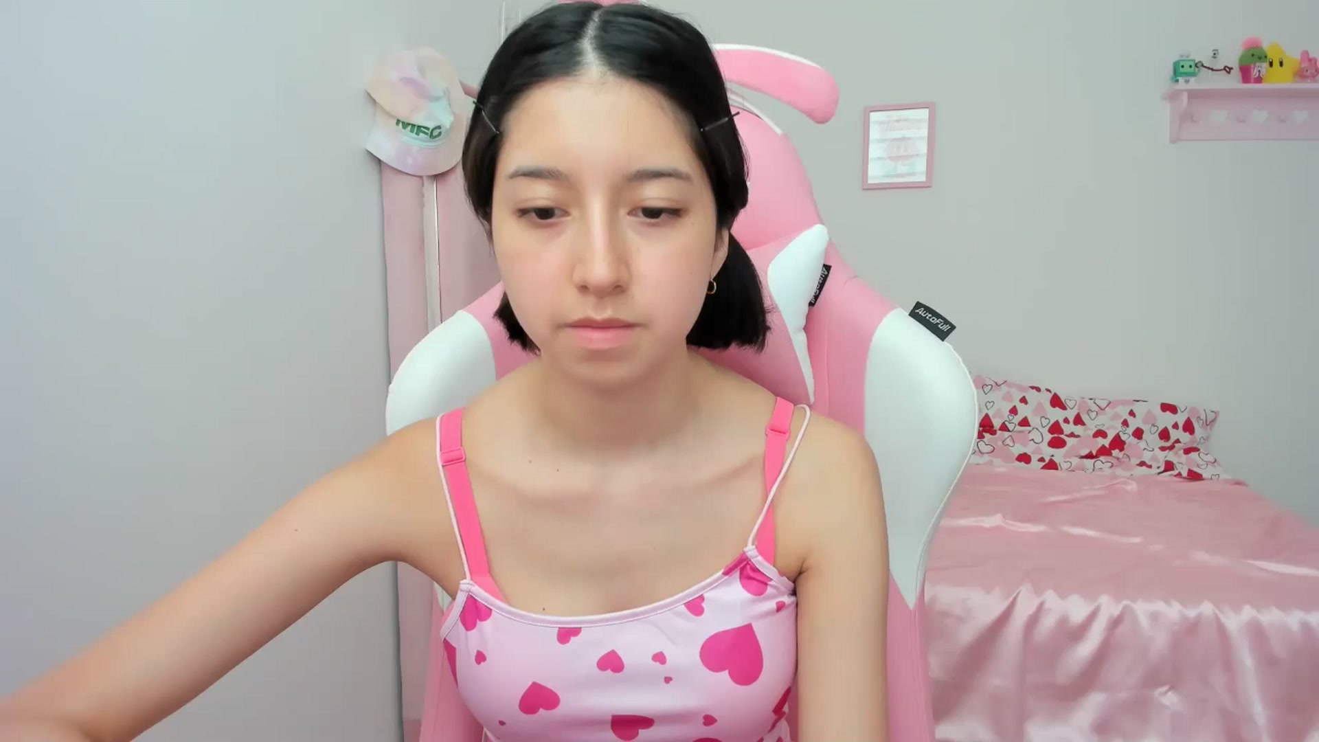 Gallery image thumbnail from Cherrycute666's myfreecams stream on, 05/10/2024, 21:23 image 13 of 20