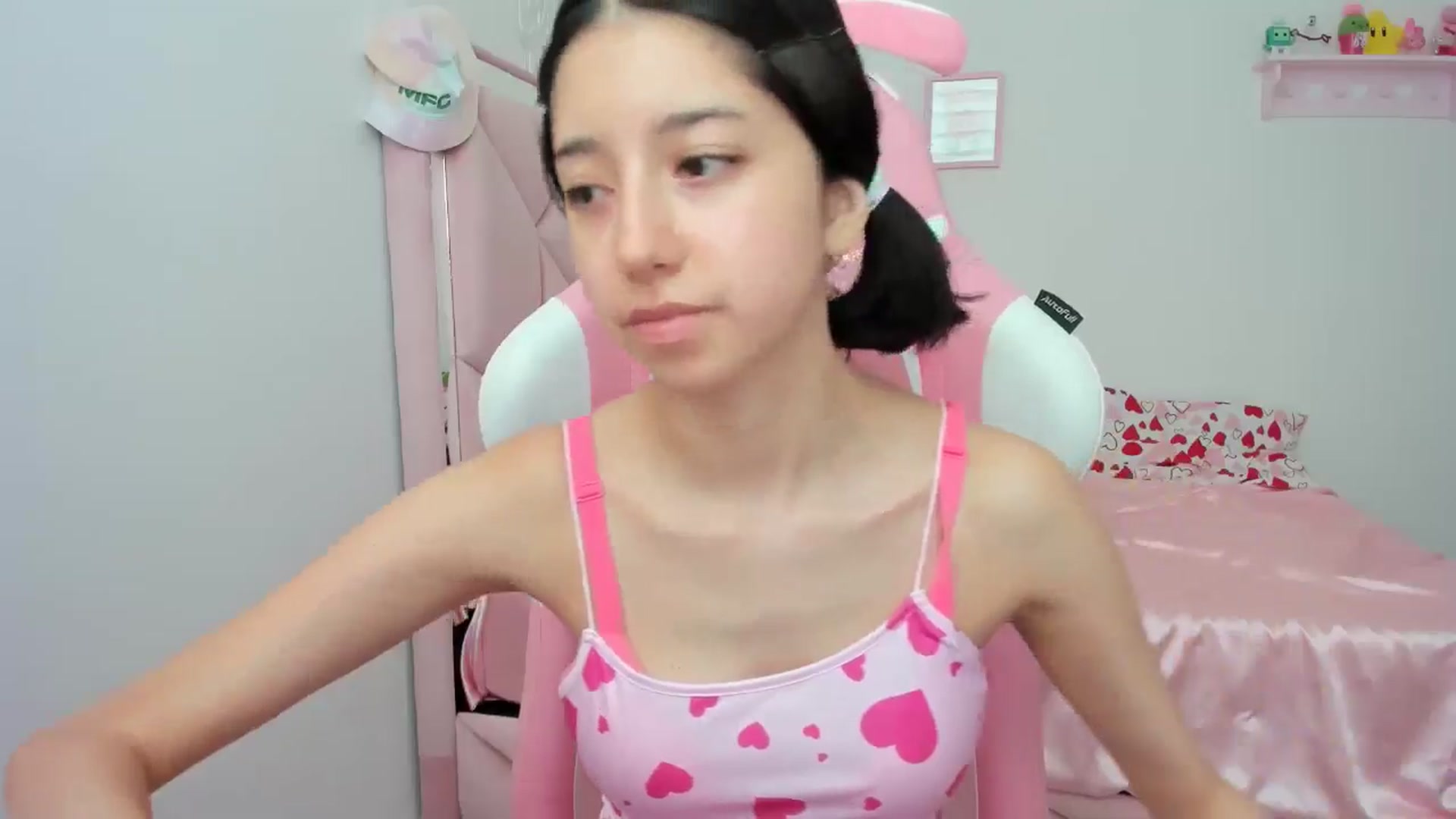 Gallery image thumbnail from Cherrycute666's myfreecams stream on, 05/10/2024, 21:23 image 6 of 20
