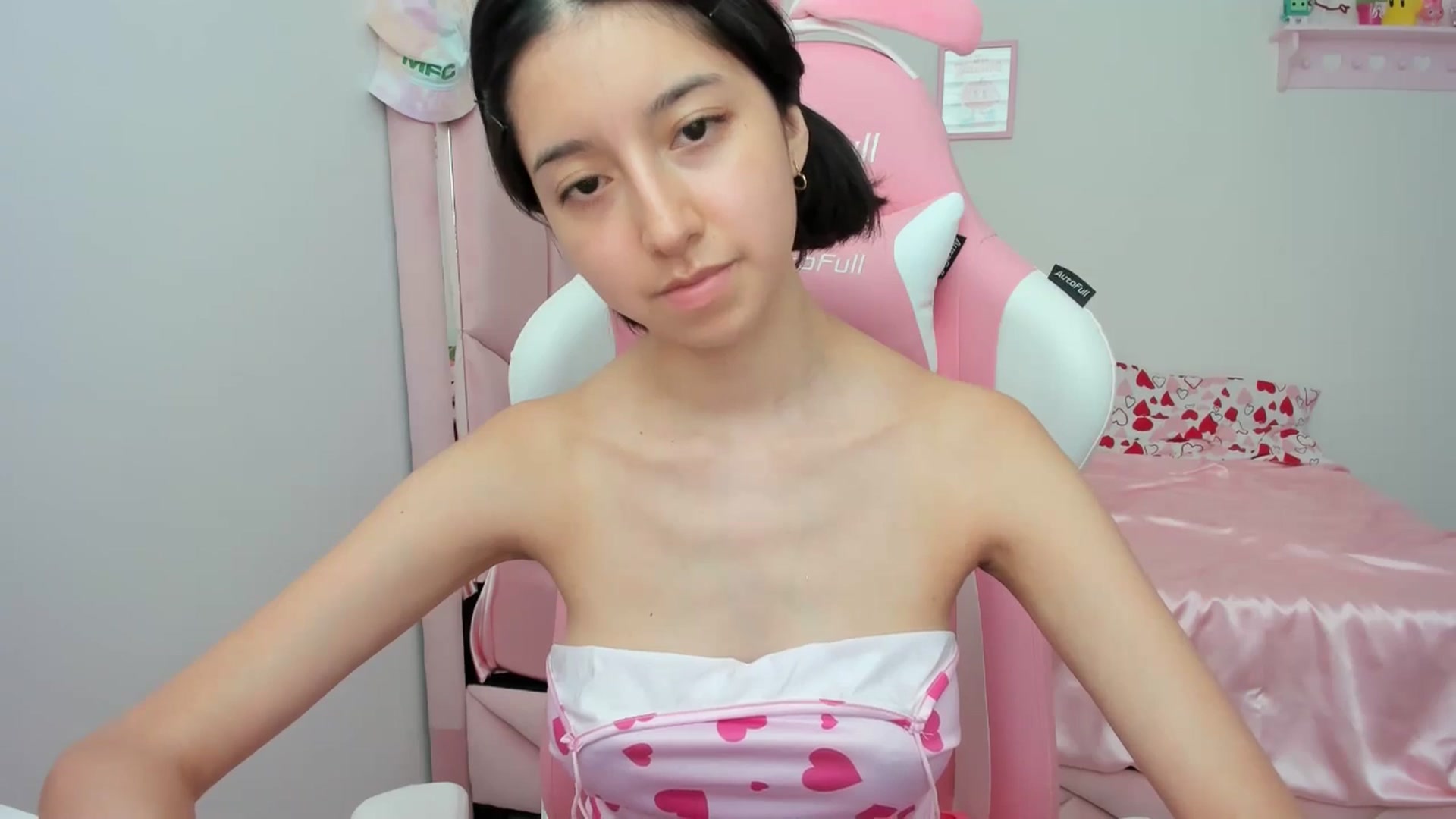 Gallery image thumbnail from Cherrycute666's myfreecams stream on, 05/10/2024, 21:23 image 4 of 20