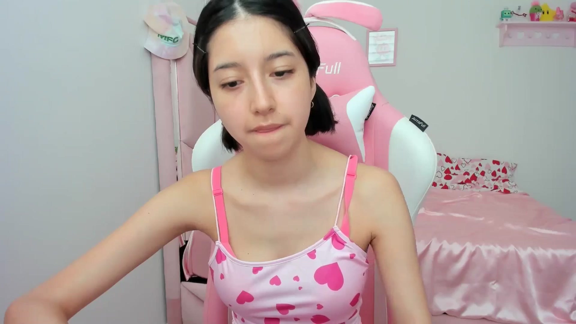 Gallery image thumbnail from Cherrycute666's myfreecams stream on, 05/10/2024, 21:23 image 5 of 20