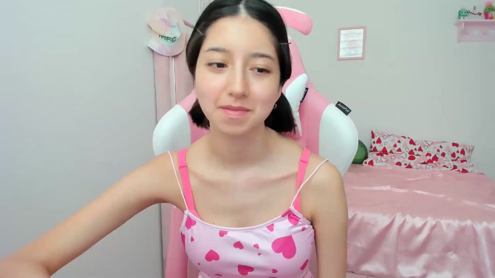 Gallery image thumbnail from Cherrycute666's myfreecams stream on, 05/10/2024, 21:23 image 20 of 20
