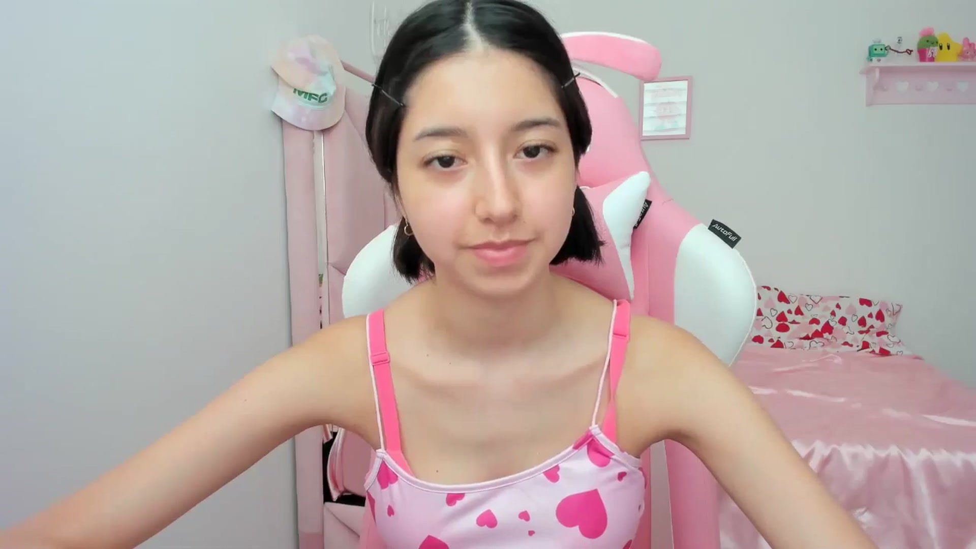 Gallery image thumbnail from Cherrycute666's myfreecams stream on, 05/10/2024, 21:23 image 9 of 20