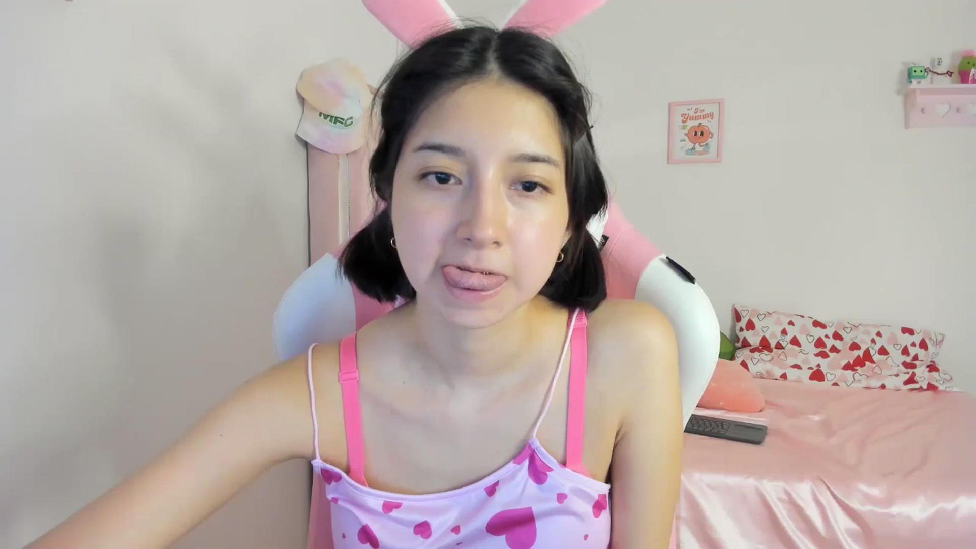 Gallery image thumbnail from Cherrycute666's myfreecams stream on, 05/11/2024, 08:39 image 19 of 20