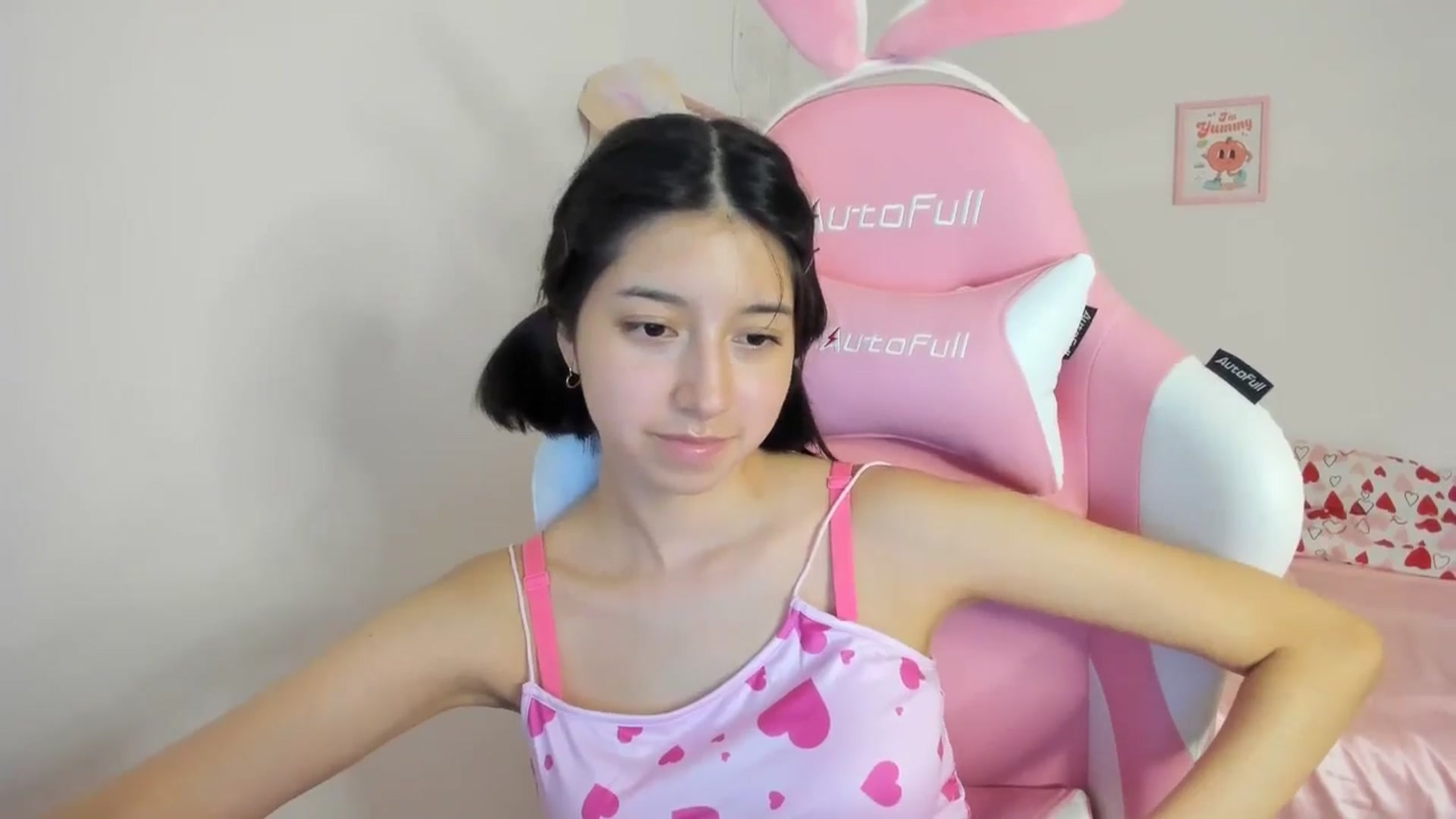 Gallery image thumbnail from Cherrycute666's myfreecams stream on, 05/11/2024, 08:39 image 10 of 20